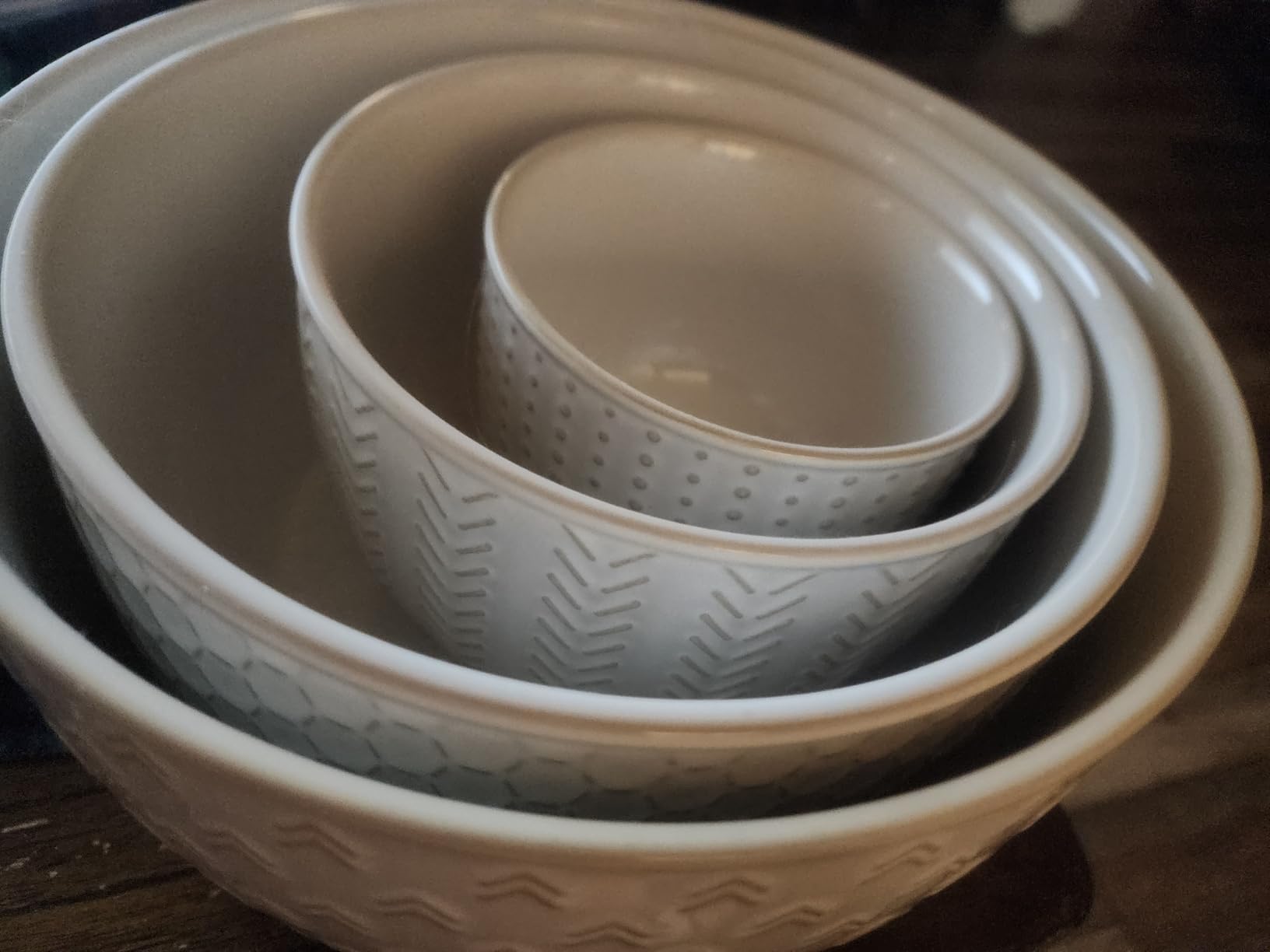 Lareina Ceramic Mixing Bowls Set of 4, Large Serving Bowls, Ivory White | Nesting Bowls for Cooking, Baking, Prepping, Gift, Kitchen Stoneware, Oven, Microwave and Dishwasher Safe, 20/44/98/145 OZ customer photo 1