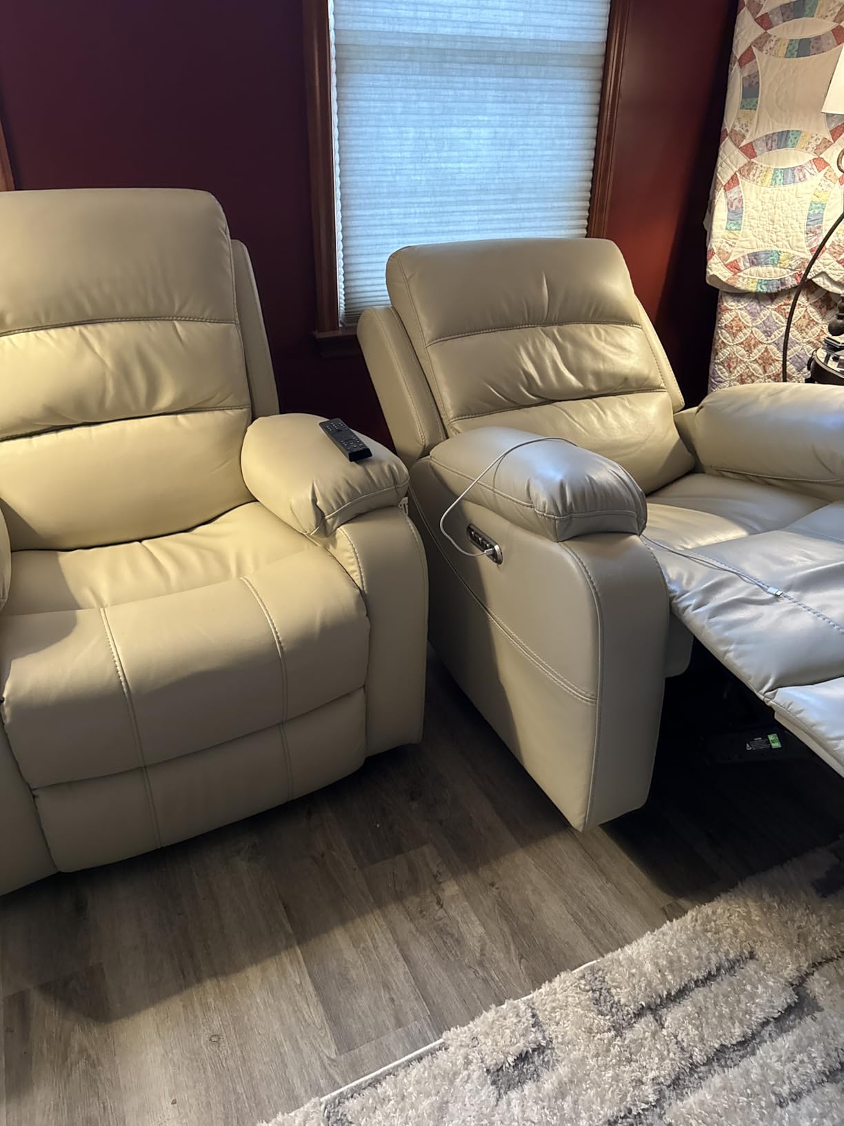 EONIX Dual Motor Zero Clearance Wall Hugger Recliner, Cream White customer photo 2