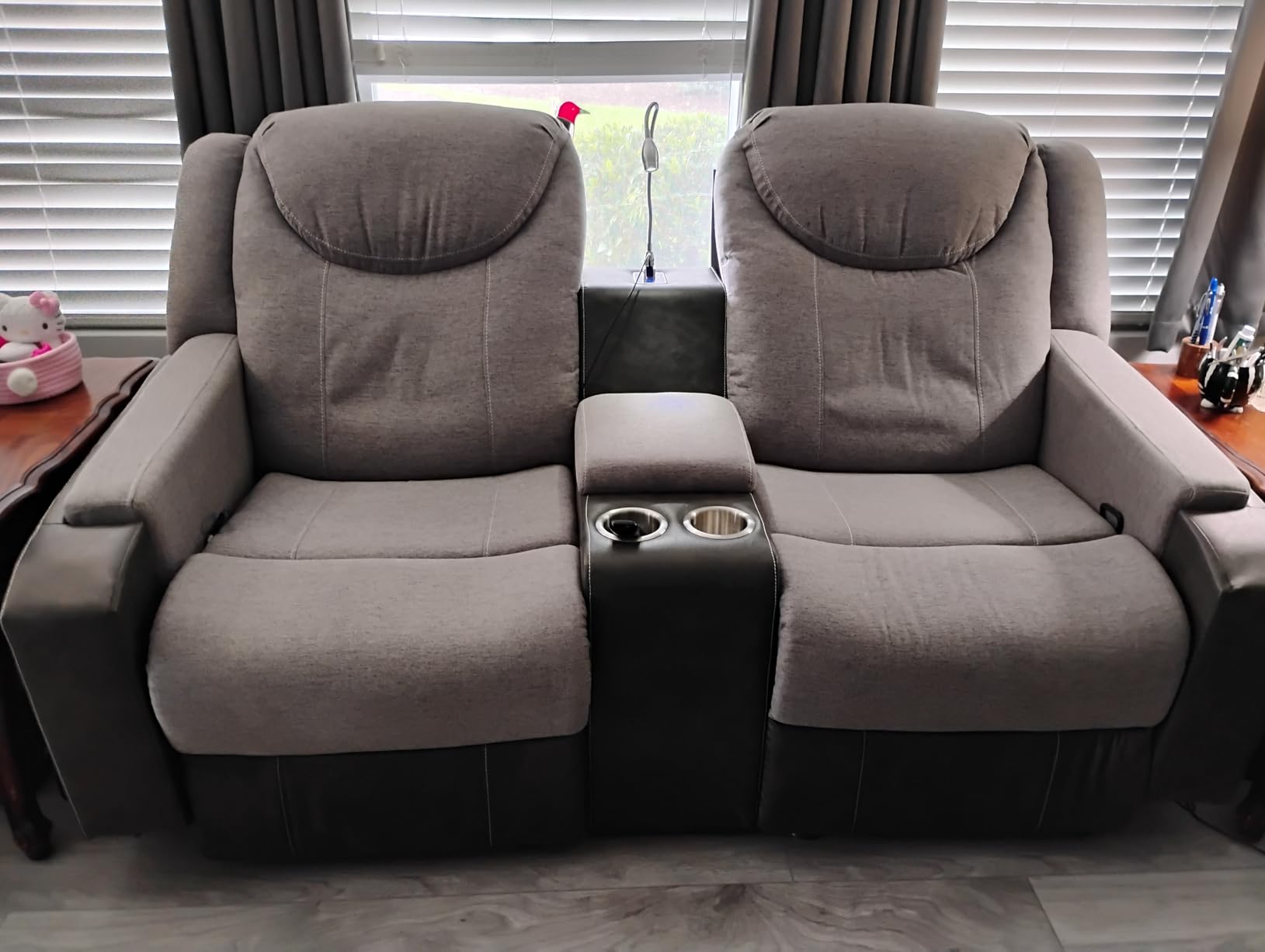 Dresegmt Manual Recliner Sectional Sofa for Living Room, Corner Couch with Flip Middle Backrest, USB Ports & Cup Holders, Grey Linen & Chocolate Leather, 5 Seater Sectional Couch customer photo 1