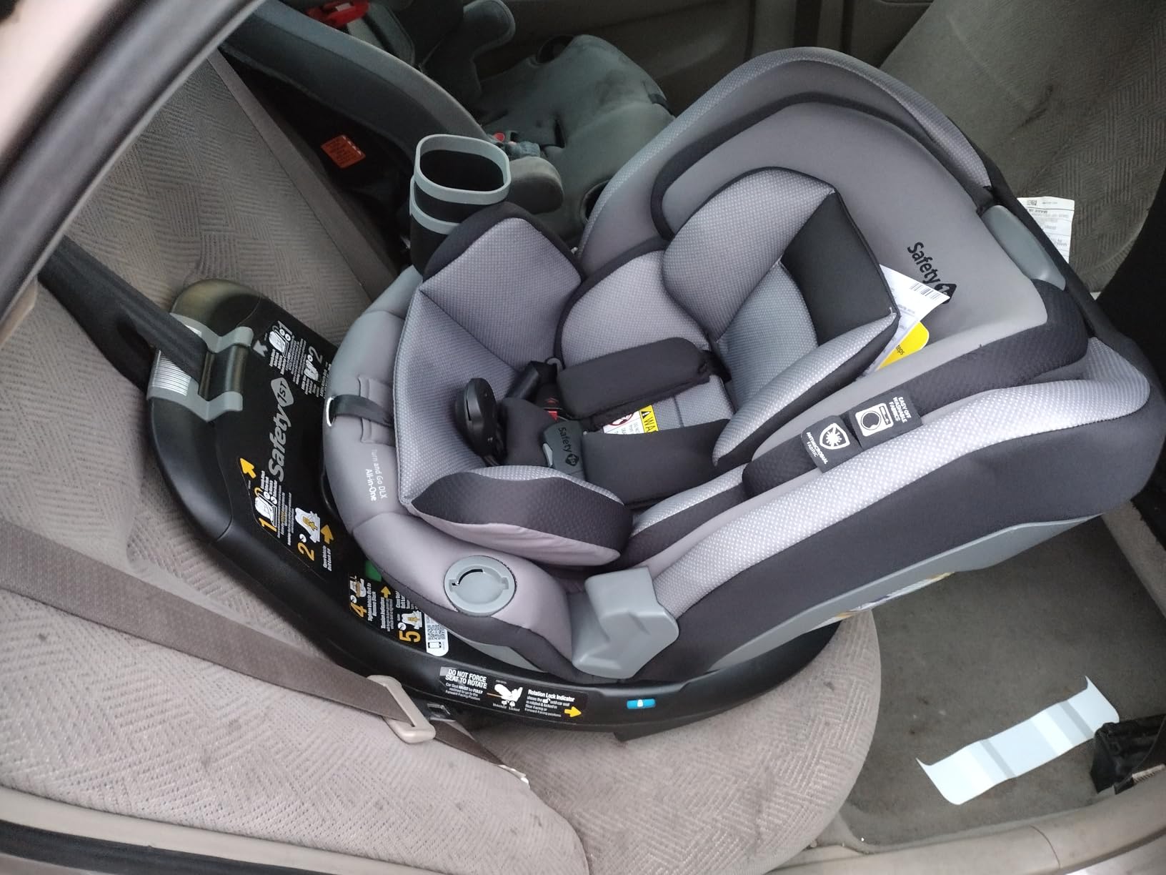 Safety 1st Turn and Go 360 DLX 360 Car Seat, Rotating All-in-One Convertible Car Seat, Sand Bucket customer photo 1