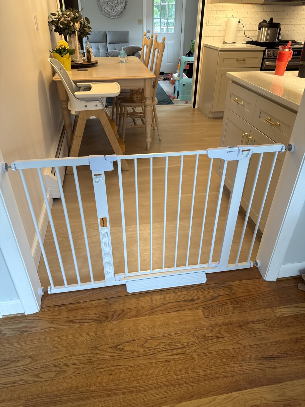 Cumbor 29.7-51.5 in Extra Wide Baby Gate for Stairs, Dog Gate Indoor Black | Mom's Choice Awards Winner, Auto Close with Double Lock for Doorways, Child Gate for Toddlers & Pets, Pressure Mounted customer photo 2