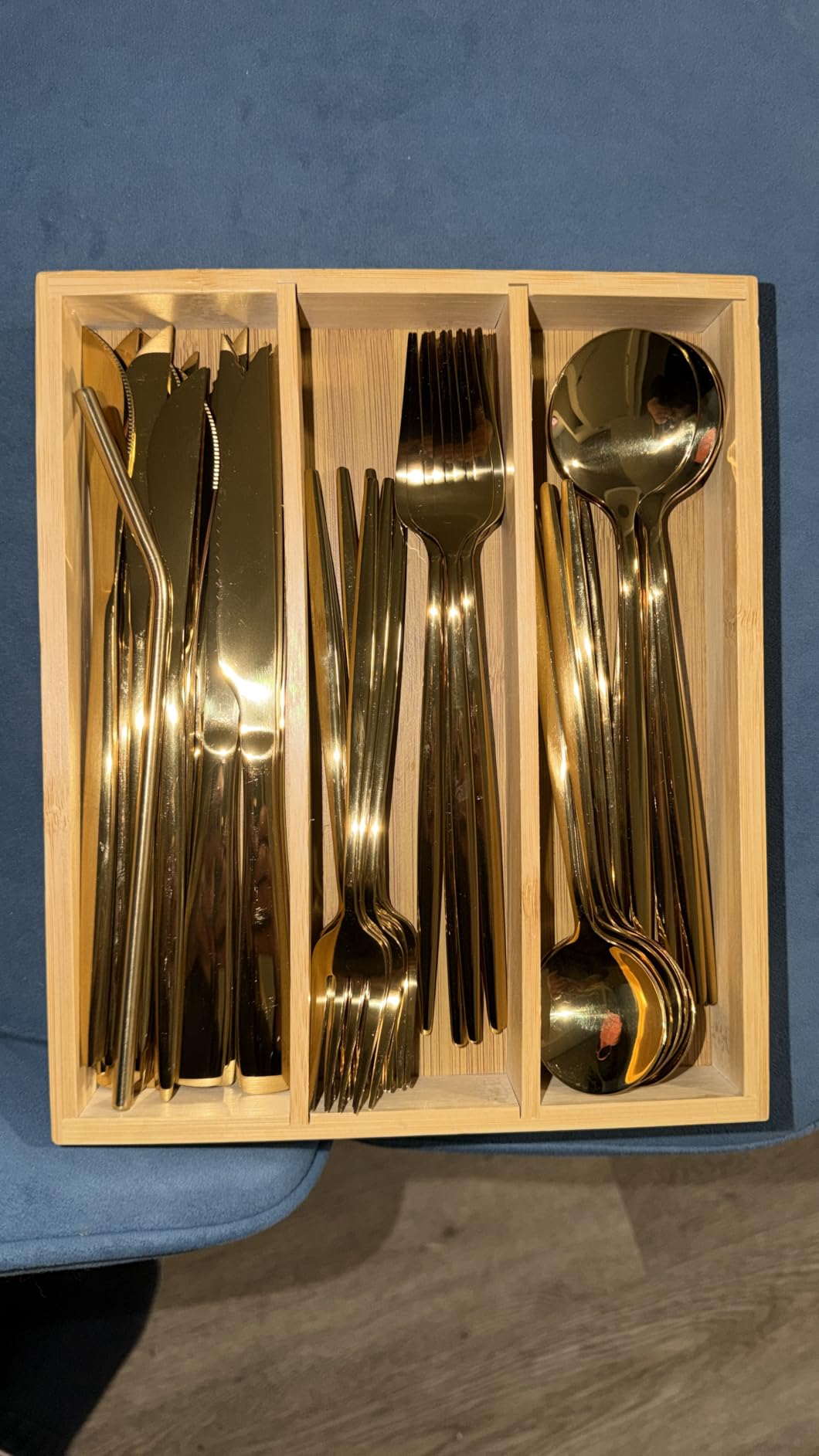 Astercook Silverware Set 48-Piece Gold Flatware Set with Steak Knives Food-Grade Stainless Steel Cutlery Set for 8 Mirror Polished Utensils Set for Home Kitchen Restaurant customer photo 1