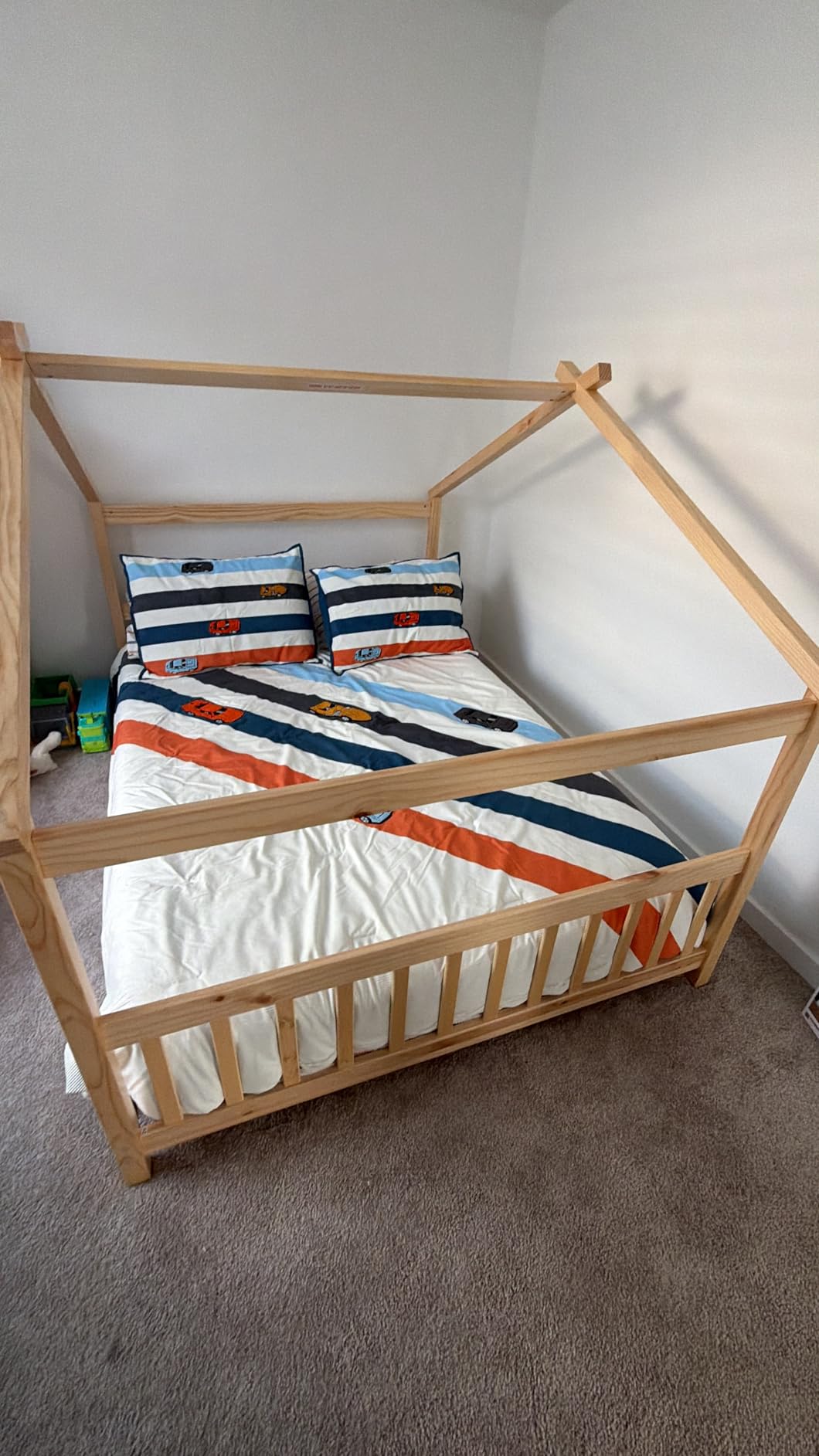 Giantex House Bed Twin, Solid Wood Kids House Bed with Roof, Headboard and Footboard, Low Floor Twin Bed Frame for Kids Teens Girls Boys, No Box Spring Needed, Natural customer photo 2