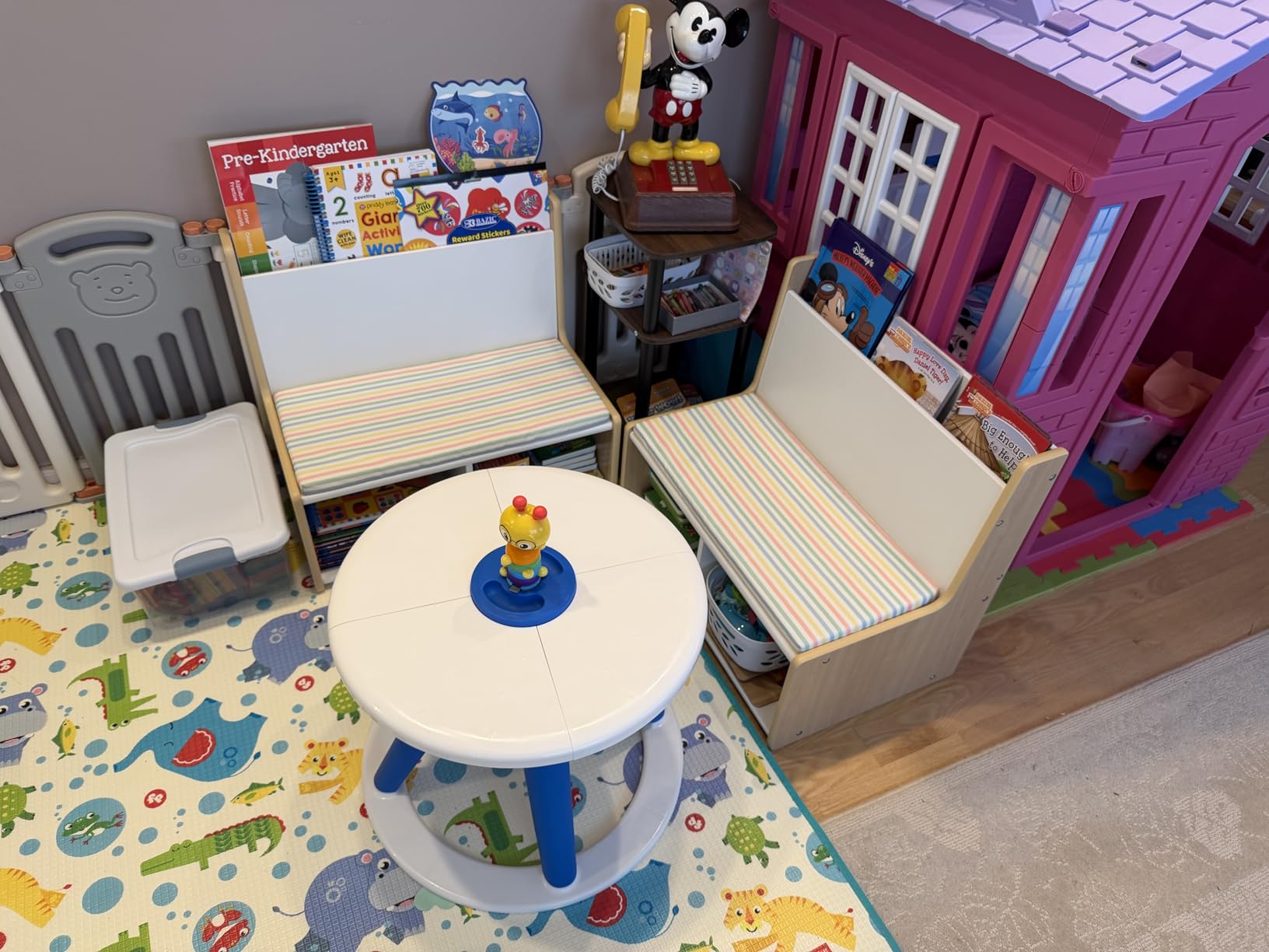 Delta Children - GapKids Reading Nook with Padded Bench - Greenguard Gold Certified, Pastel customer photo 2