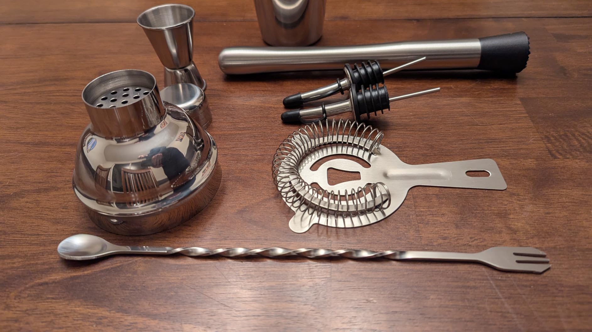 Cocktail Shaker Set, 7-Piece Bartender Kit, Mixology Kit, Bar Set | Stainless Steel Cocktail Making Kit for Home Bar and Parties with Martini Shaker, Jigger, Strainer, Muddler and Pourers customer photo 2