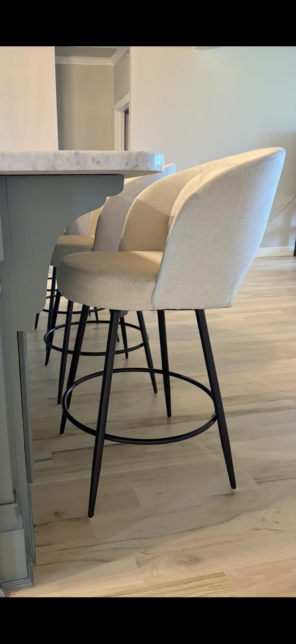 LUE BONA 26''H Swivel Bar Stools Set of 3, Counter Height Bar Stools with Backs, Lumbar Pillow and Black Metal Frames, Upholstered Modern Barstools for Kitchen Island, Linen Farbic, Linen Color customer photo 1