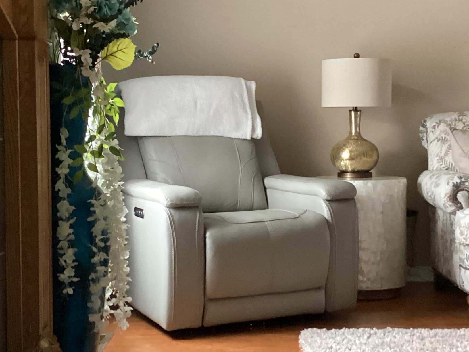 Watson & Whitely Lay Flat Recliner W Power Headrest, Leather Saddle Brown | Genuine Leather, Lay Flat Design, Electric Recliner Chairs, USB-C Charger customer photo 2