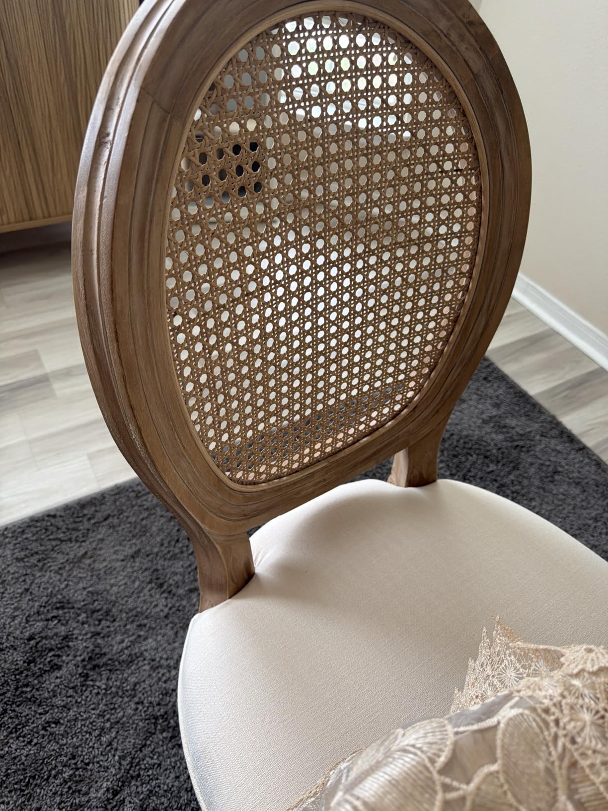 Virabit French Dining Chairs Set of 4, Hand-Woven Rattan Farmhouse Upholstered Dining Chairs with Curved Backrest and Beautifully Carved Solid Wood Frame for Living Room, Kitchen, Restaurant customer photo 2