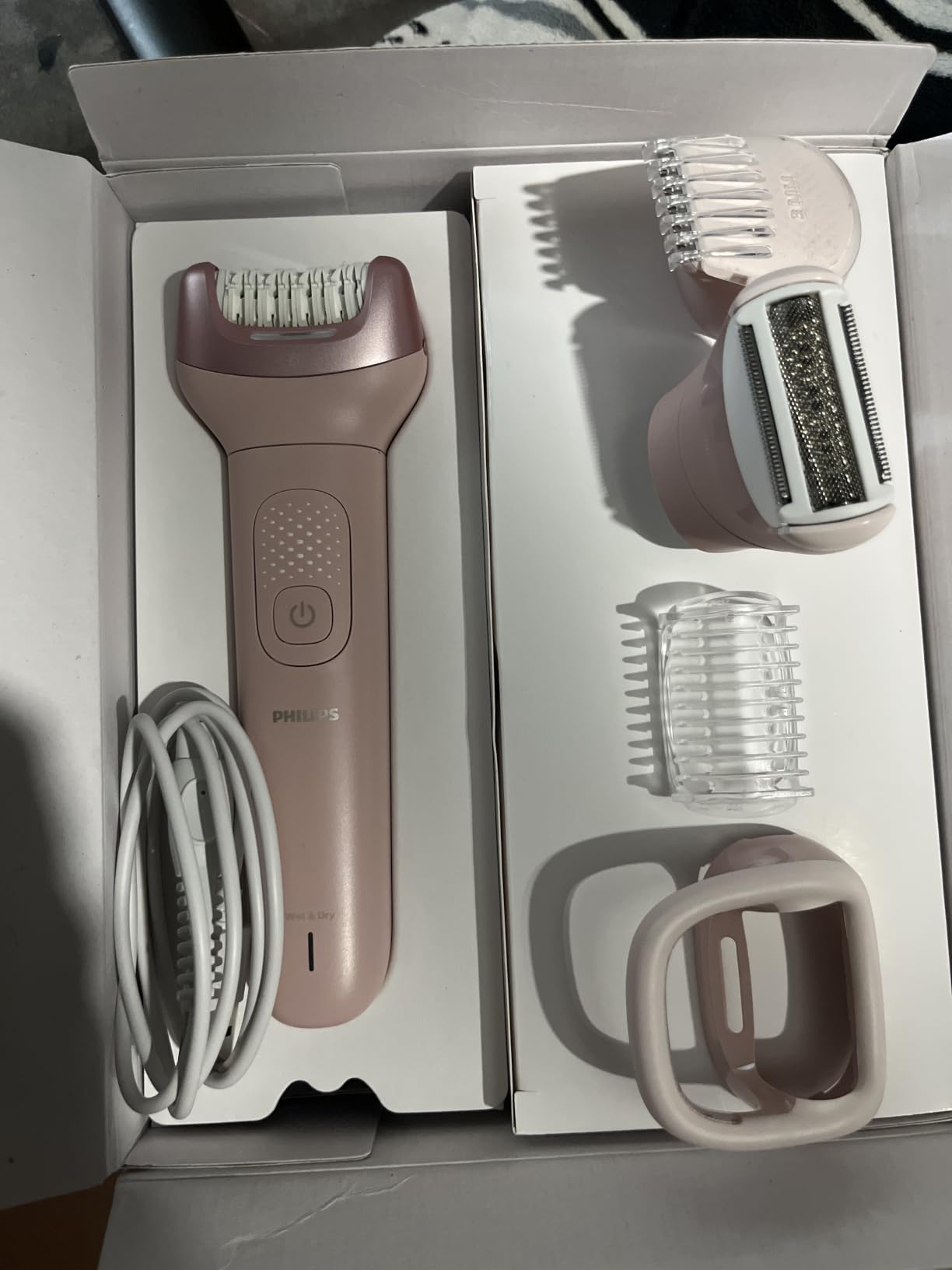 Philips Epilator Series 9000 - Cordless Wet and Dry Electric Epilator, Hair Removal for Legs, Body and Bikini, with ProGuide, 8 Accessories, 60 min. Runtime, Model BRE717/00 customer photo 2