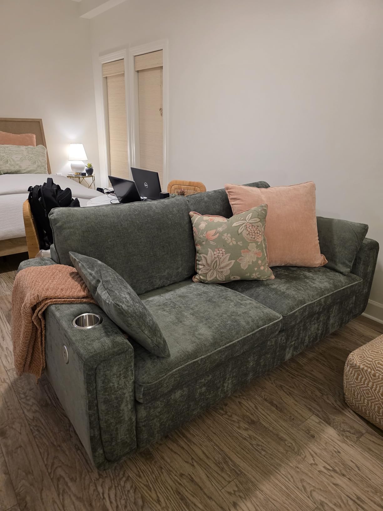 Pull Out Sofa Bed, No Cushion Removal, Queen Sleeper Sofa with USB Fast Charging, Memory Form Mattress, 2-in-1 Convertible Comfy Loveseat Couch Bed for RV, Apartment, and Small Spaces (Green) customer photo 2