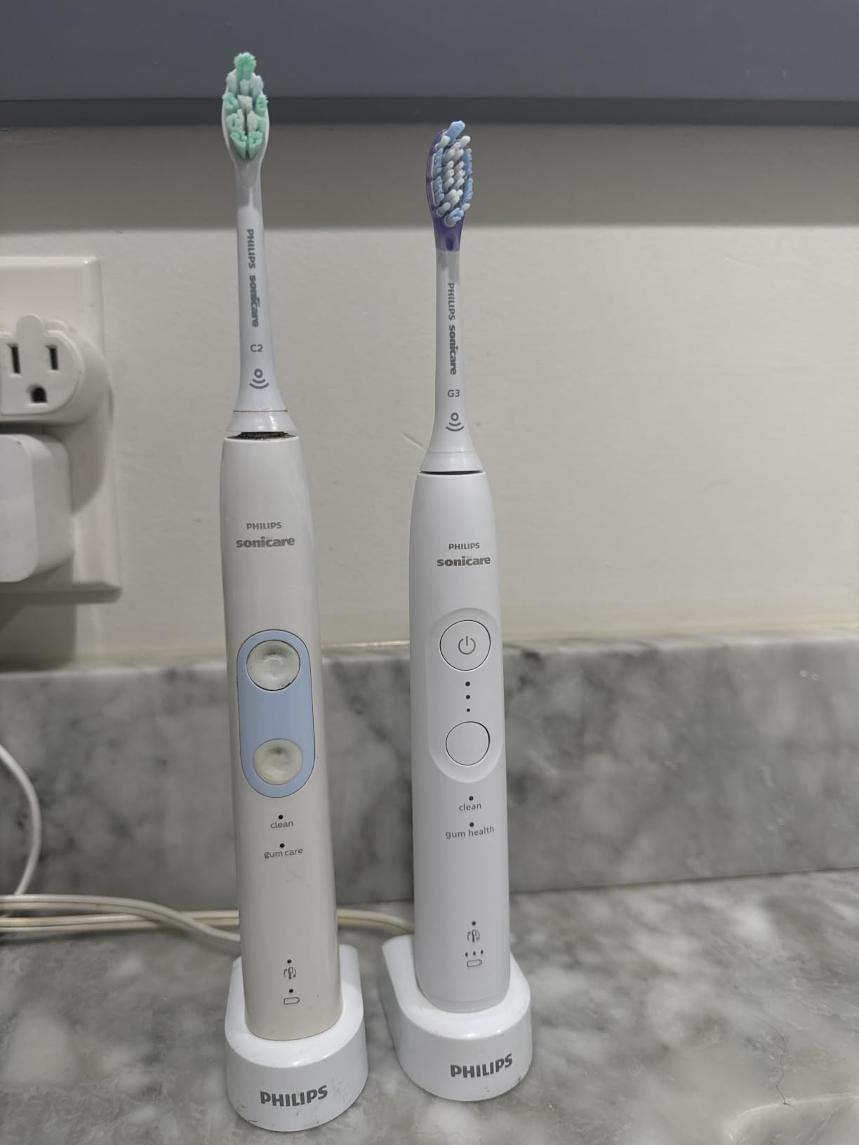 Philips Sonicare 5950 Rechargeable Electric Toothbrush, 2 Brush Heads, Navy | 1000% More Plaque Removal, Pressure Sensor, 6 Brush Settings, 21-Day Battery, Includes Travel Case, HX7133/03 customer photo 2