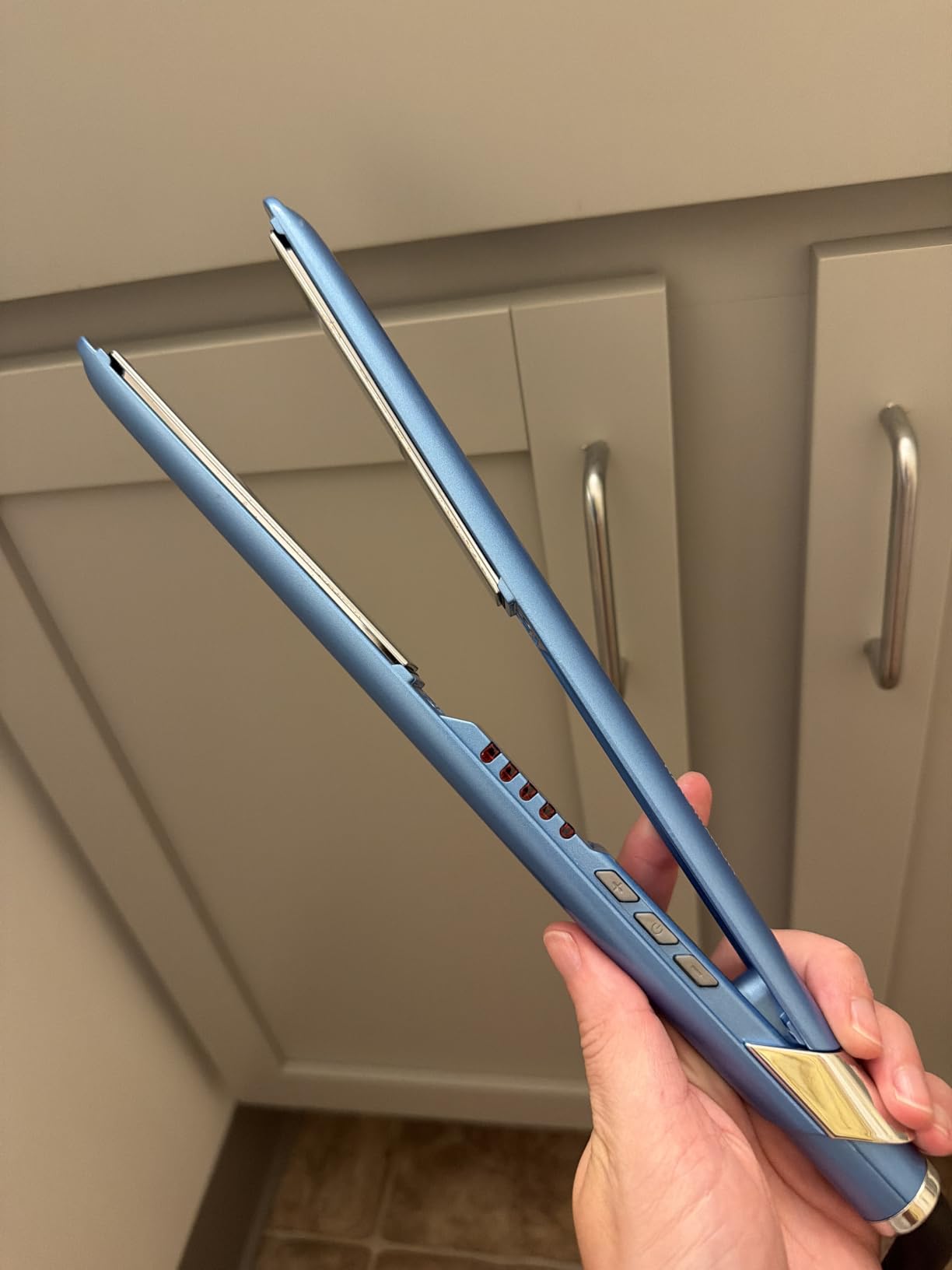 BabylissPRO Nano Titanium Ultra-Sleek Hair Straightener, Flat Iron for All Hair Types customer photo 1