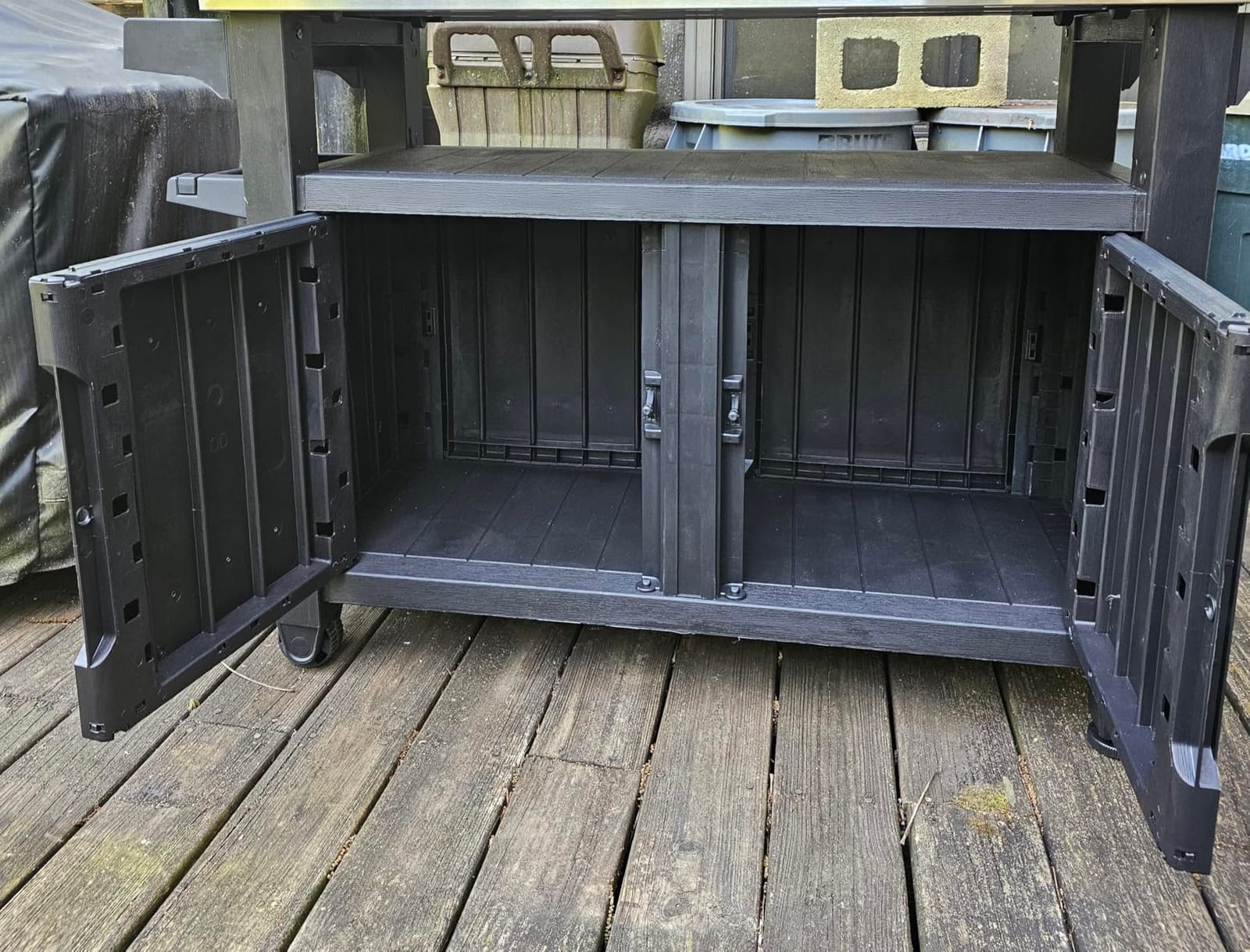 Keter Unity XL Outdoor Entertainment Cart with Wood-Look Finish, 78-Gallon Patio Storage Cabinet, Food Prep Station, Stainless-Steel Top for BBQ, Grill, Patio, Deck & Backyard, Ashwood customer photo 1