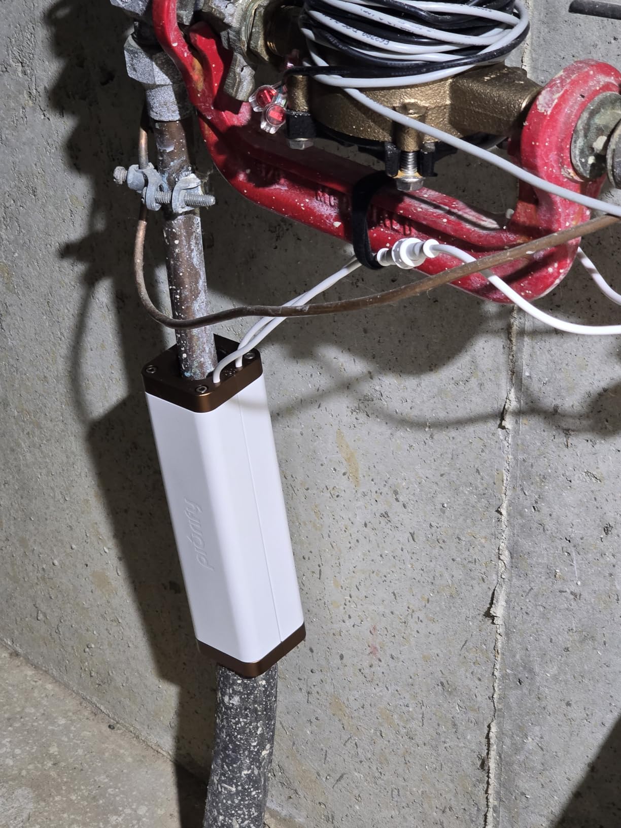 PIURIFY Over-Pipe Whole House Electronic Water Descaler System | 3-Minute Setup | Salt-Free | No Maintenance | Renter-Friendly customer photo 1
