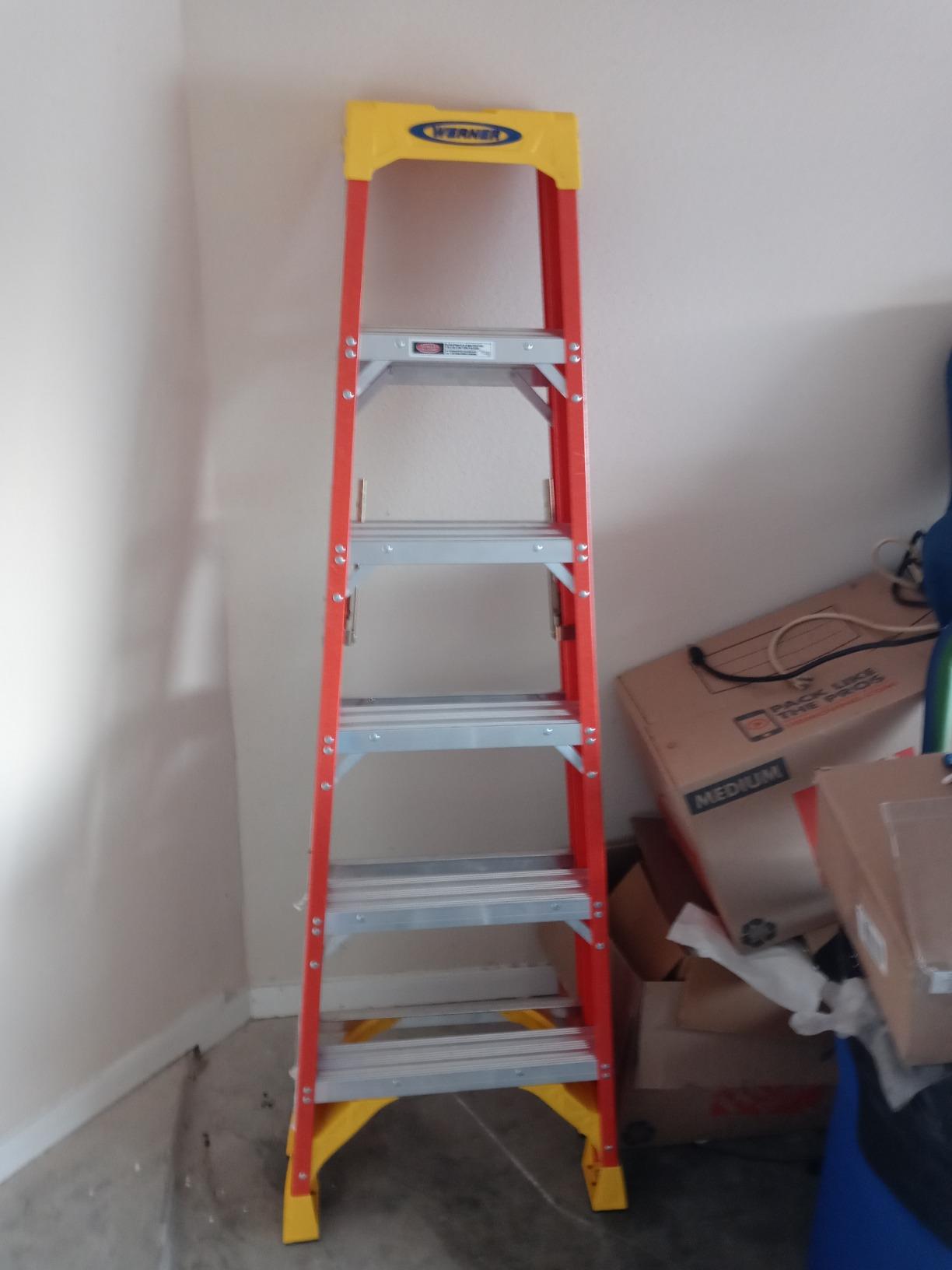 Werner 6204 stepladders, 4' Length, 19.92