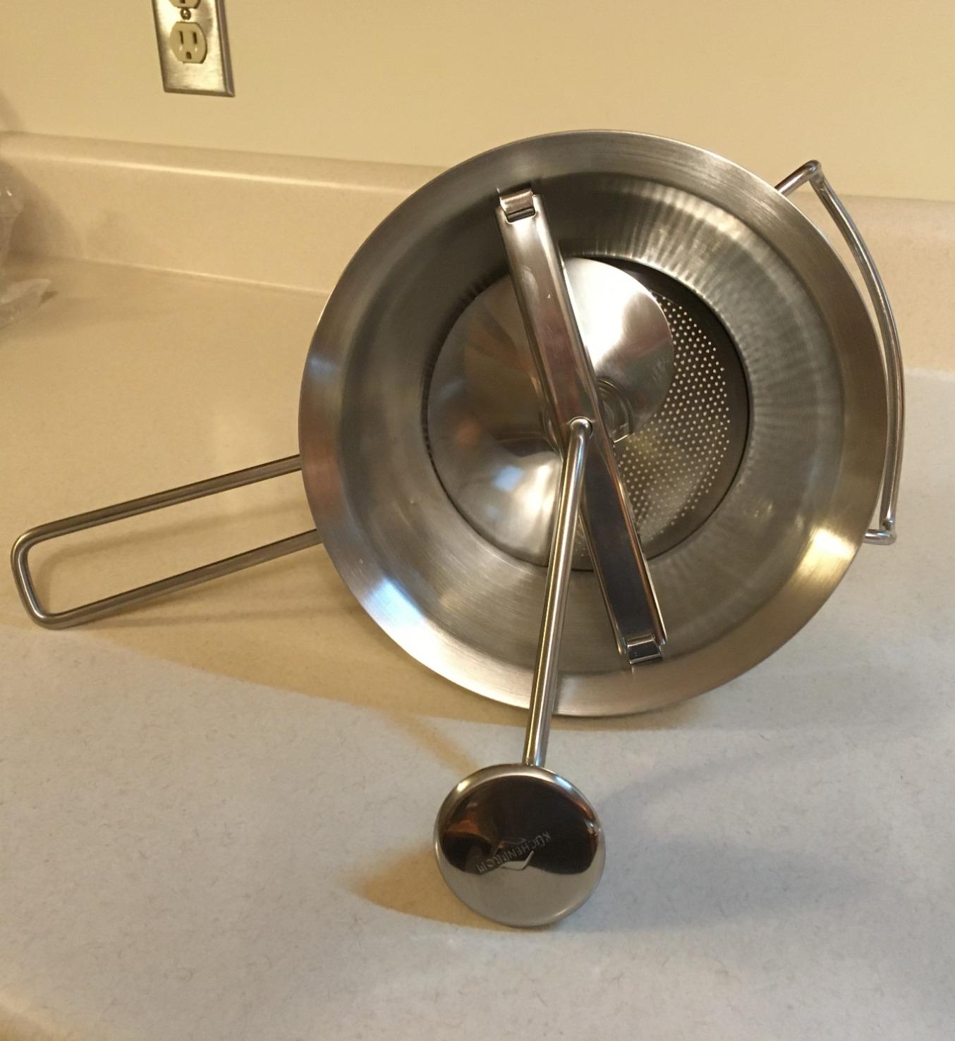 Küchenprofi Stainless Steel Food Mill, Silver, Large, 18/10 Steel, 4 Interchangeable Discs, Strainer for Sauce, 15.5x8.75x4.75 inches, 0.4 kg customer photo 2