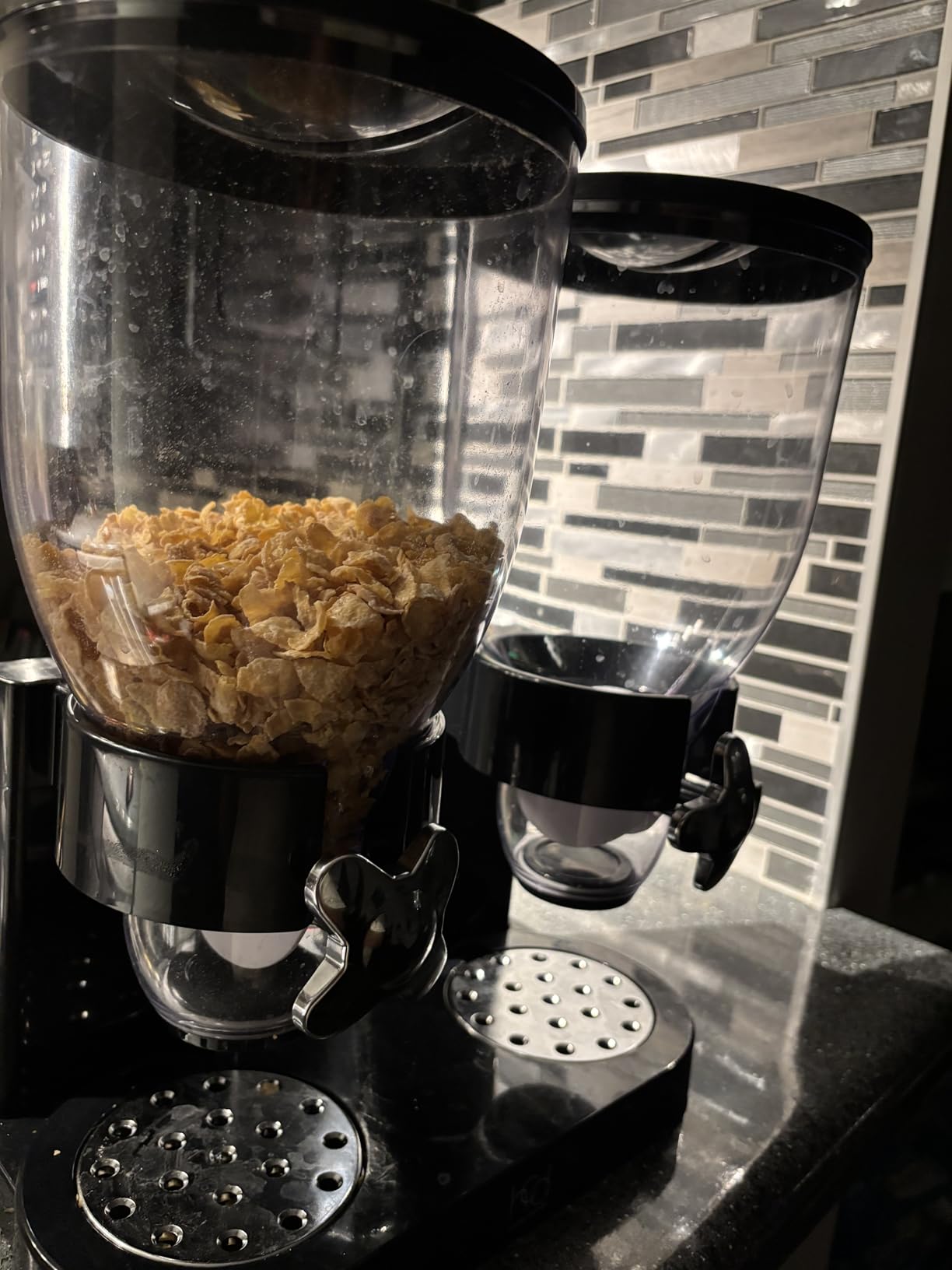 ZevrO Dry Food & Cereal Dispenser, 4.4 Cups, Black/Chrome, Original Dual customer photo 1
