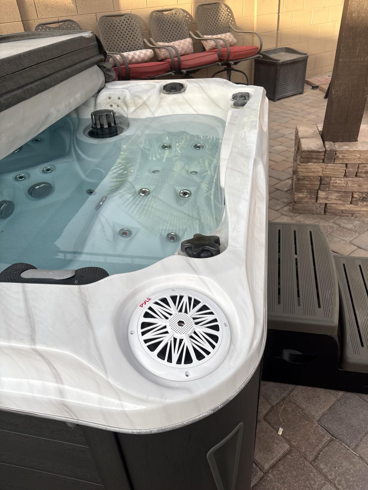 Pyle 6.5 Inch Dual Marine Speakers - 2 Way Waterproof and Weather Resistant Outdoor Audio Stereo Sound System with 200 Watt Power, Poly Carbon Cone and Butyl Rubber Surround - 1 Pair (White) customer photo 2