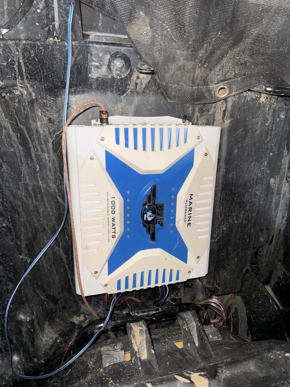 Pyle Hydra Marine Amplifier - Upgraded Elite Series 1000 Watt 4 Channel Bridgeable Amp Tri-Mode Configurable, Waterproof, MOSFET Power Supply, GAIN Level Controls and RCA Stereo Input - PLMRA420 customer photo 1