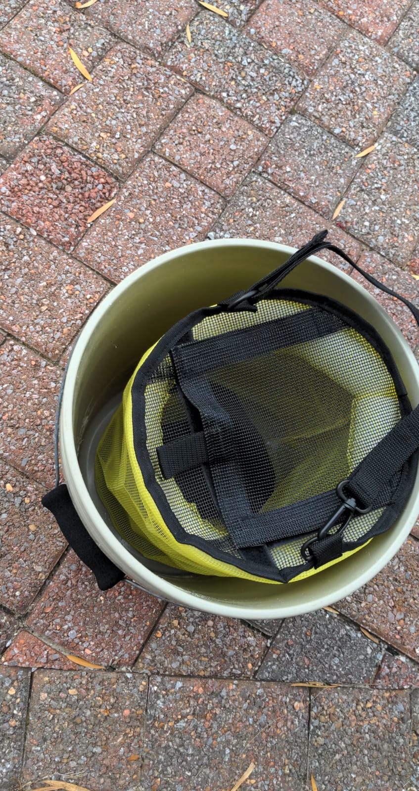Lindy Bait Tamer Fishing Bag - Keeps Live Bait Healthy and Active customer photo 1