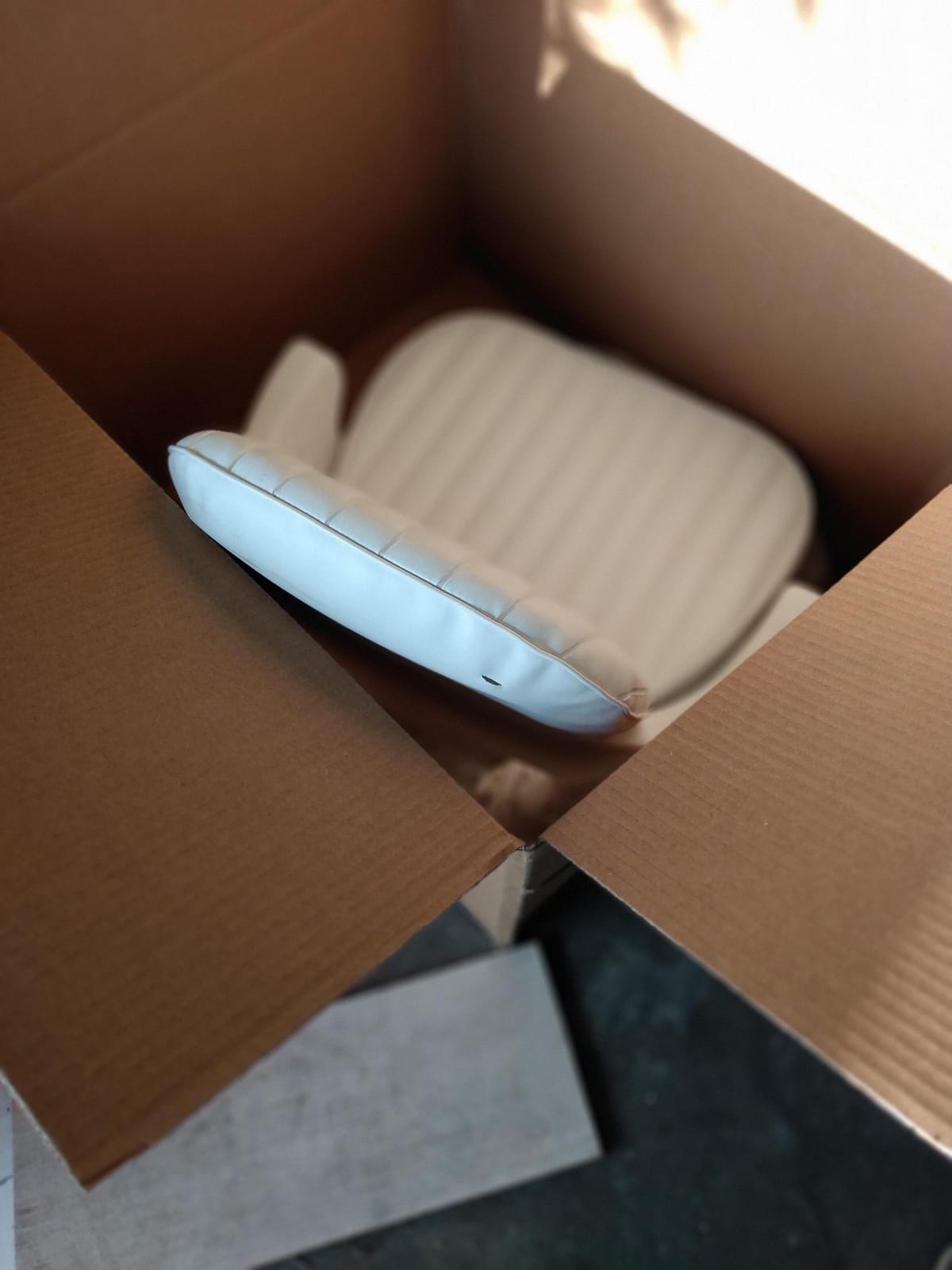 Moeller Marine Moeller ST2000-HD, Boat Helm Seat and Cushion, Includes Mounting Plate , White , 24.5