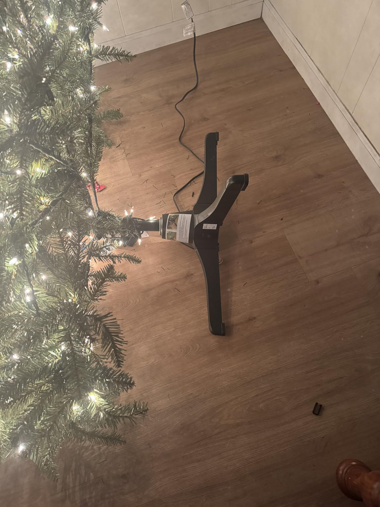 CMI RTS24 Do It Best Rotating Tree Stand for Artificial Trees Up to 7.5 Feet Tall customer photo 1