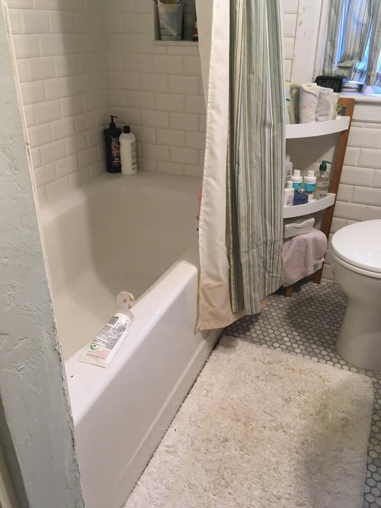 American Standard 2460002.020 Cambridge Apron-Front Americast Soaking Bathtub Left Hand Drain,60 x 32 In, White, 50-60 gal customer photo 1