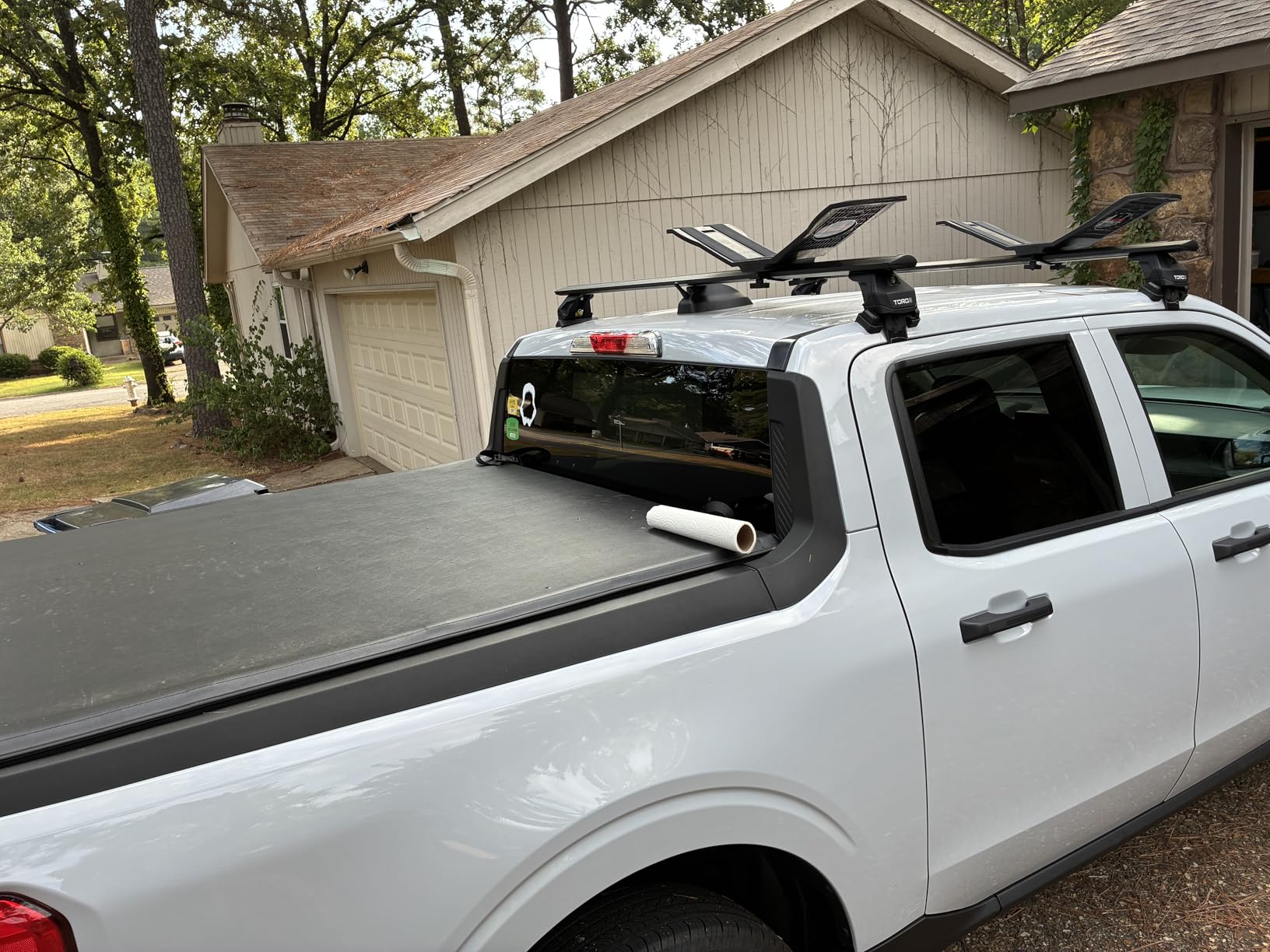 Malone SeaWing Saddle Style Universal Car Roof Rack Kayak Carrier with Bow & Stern Tie-Downs – 70 lb Capacity, V-Style Cradles, No-Tool Install, Jawz Mount, Corrosion-Resistant Nylon customer photo 1