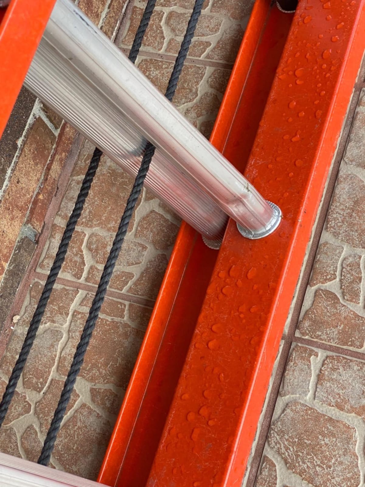 Louisville 24 ft Fiberglass Extension Ladder, FE3224, Type IA, 300 lbs customer photo 1