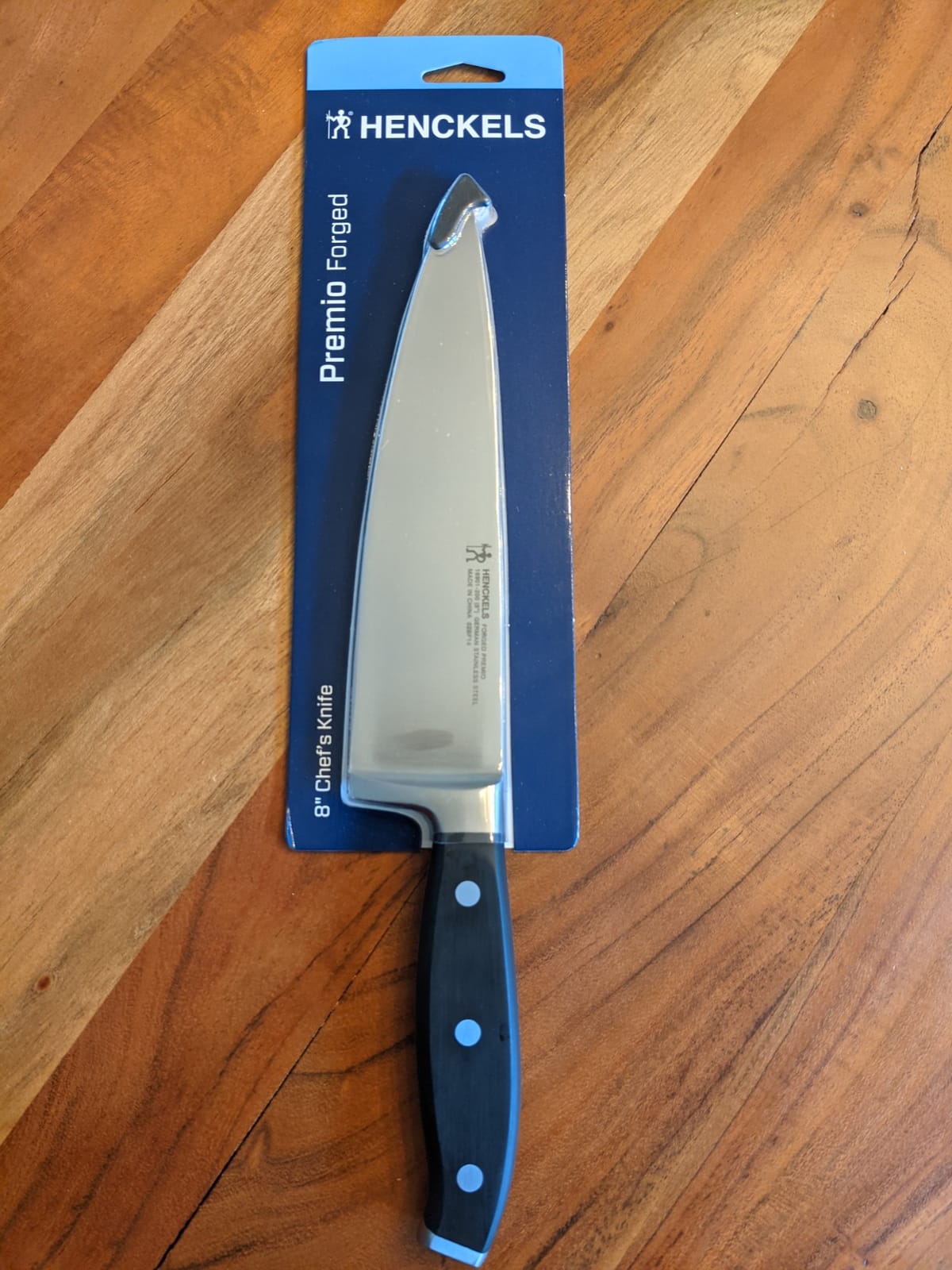 HENCKELS Forged Premio Razor-Sharp 8-Inch Chef Knife, Black, German Engineered Informed by 100+ Years of Mastery customer photo 2