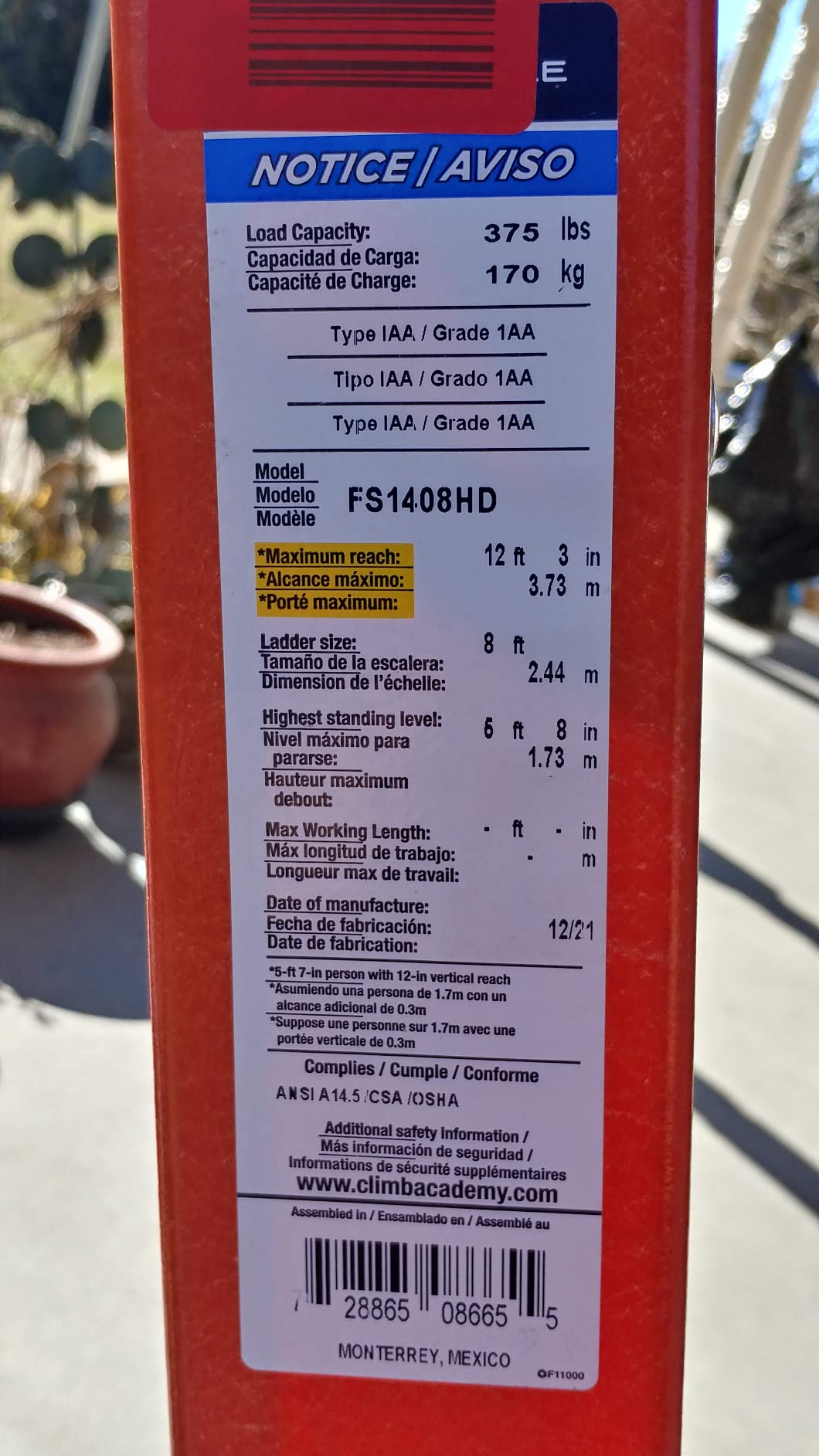 Louisville Ladder 12-Foot Fiberglass Step Ladder, 375-Pound Load Capacity, Type IAA, FS1412HD customer photo 2