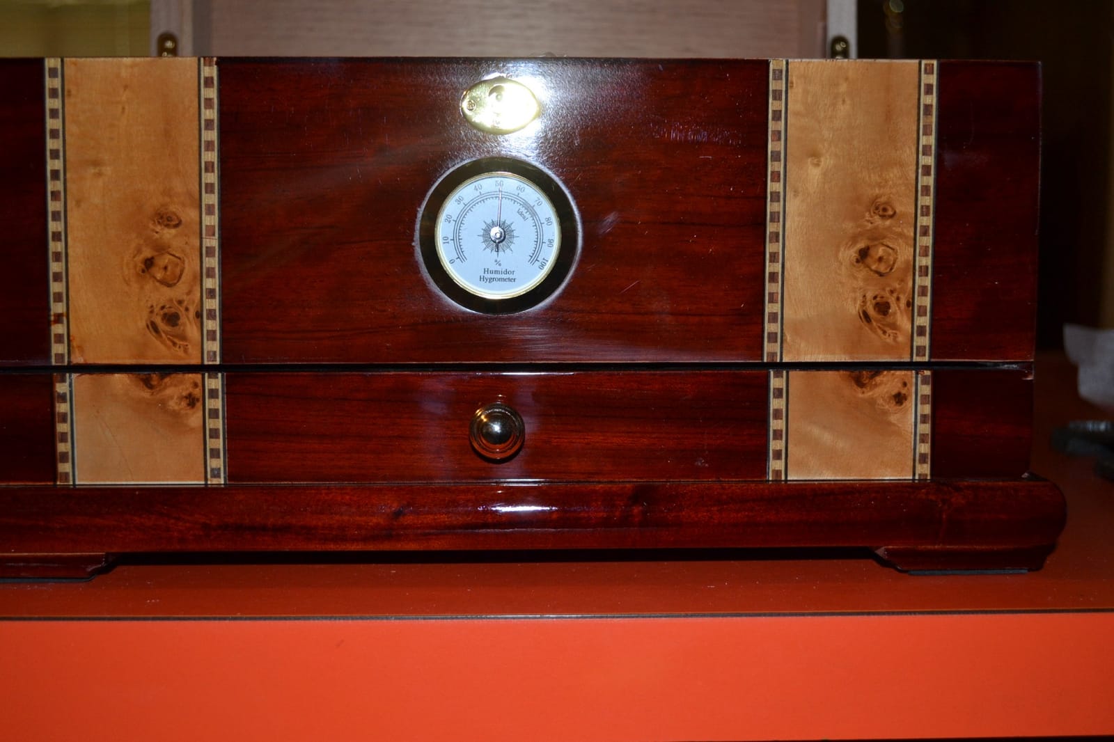 Humidor Supreme Old World Desktop Cigar Humidor - Desktop Cigar Storage with Spanish Cedar Tray & Dividers | Antique Walnut Finish Cigar Box with Humidifier & Glass Hygrometer - Holds 75 - 100 Cigars customer photo 1