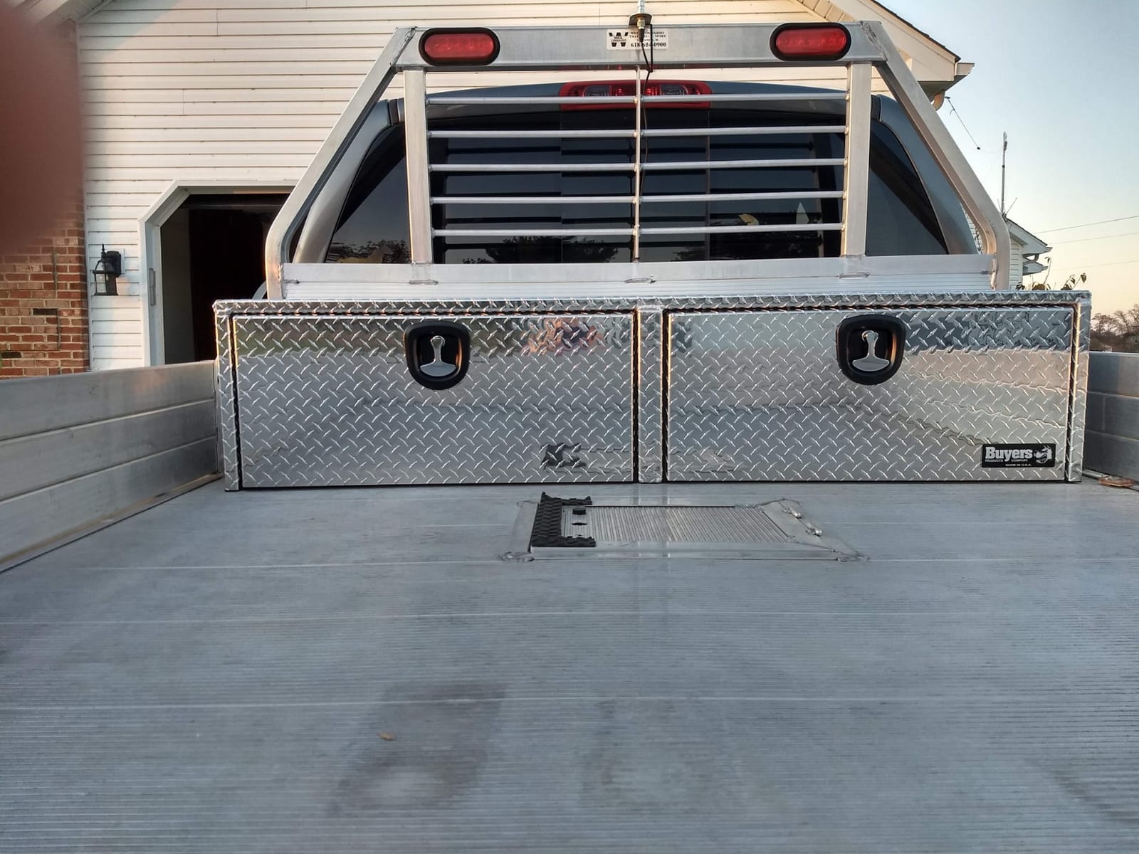 Buyers Products 1701551 72 x 13 x 16 Inch Aluminum Topsider Tool Box customer photo 2