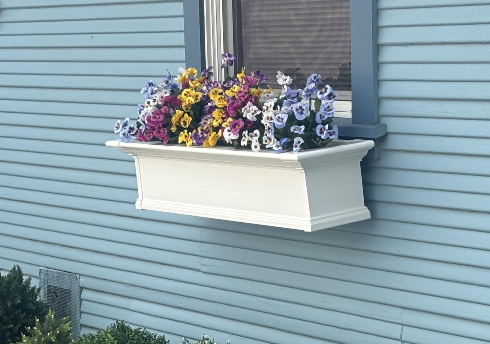 Mayne Yorkshire 4ft Window Box - White - 48in L x 12in W x 10in H - Polyethylene Planter - Built-In Water Reservoir (4824-W) customer photo 2