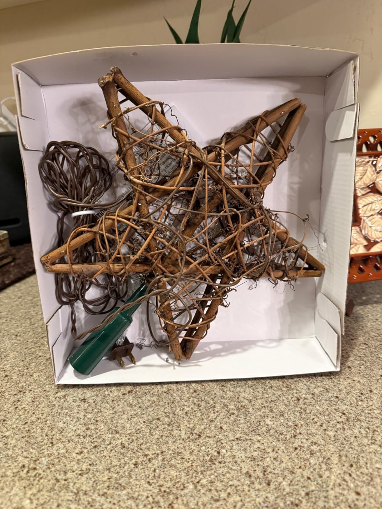 Kurt Adler UL1219/NAT 10 Light Indoor Rattan Natural Star Treetop customer photo 1