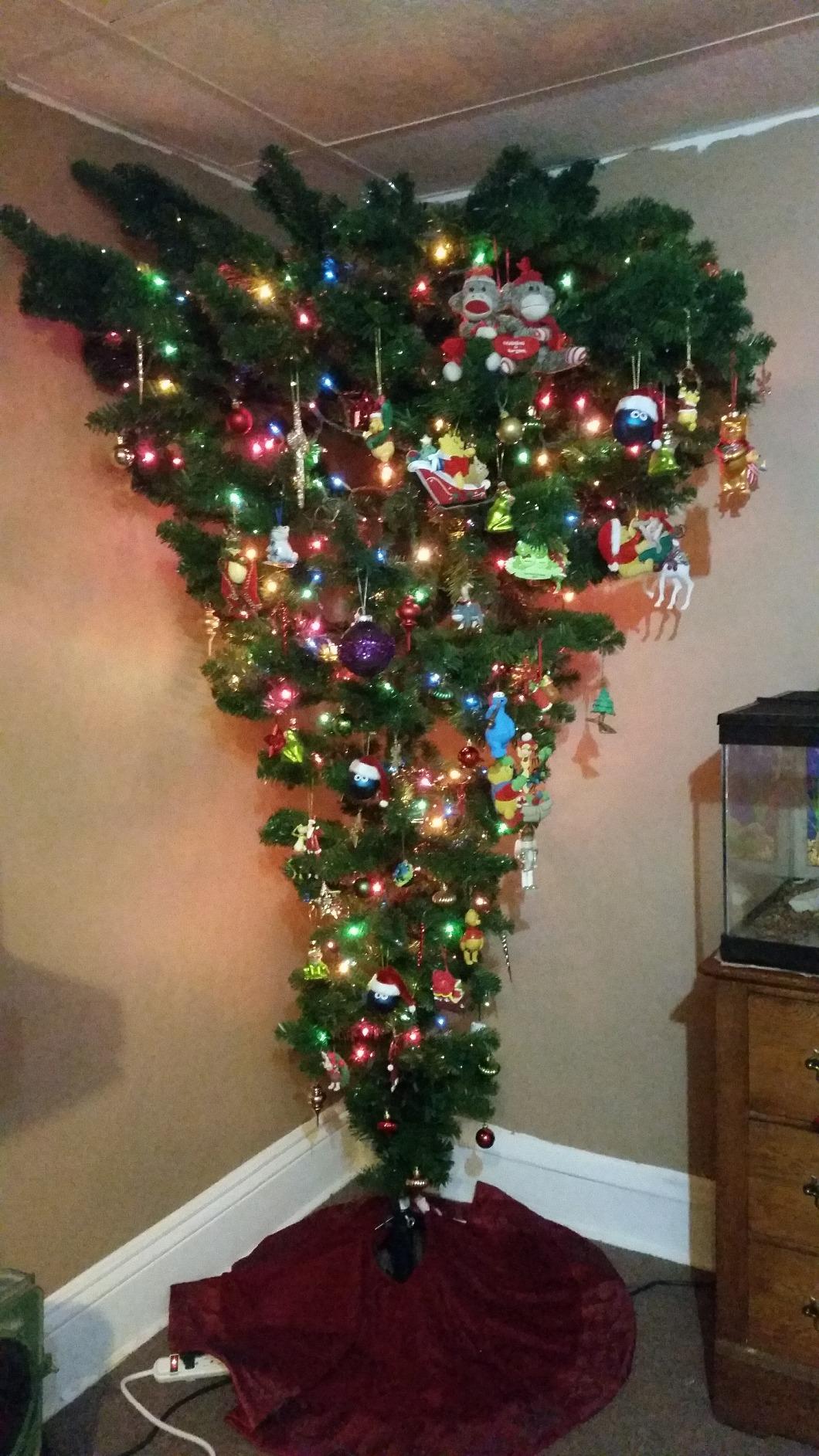 Vickerman 7.5' Green Upside-Down Artificial Christmas Tree - Unlit - Faux Upside-Down Christmas Tree - Seasonal Indoor Home Decor - Artificial Realistic Looking Tree - Reliable and Durable customer photo 2