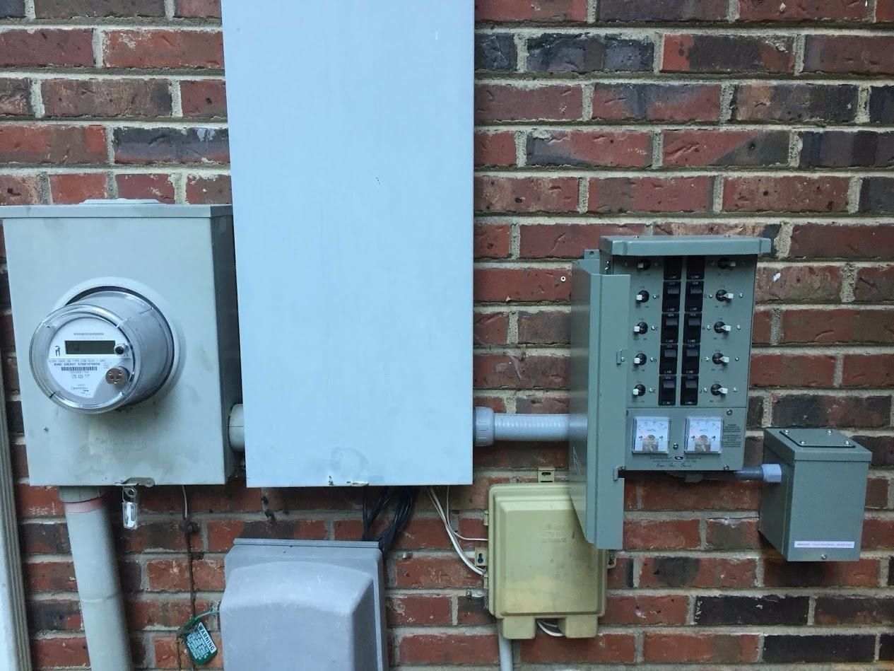 Connecticut Electric EmerGen Transfer Switch Kit - 30 Amp, 10-Circuit, 10-Foot Cord, 7500 Watts, for Generator customer photo 1