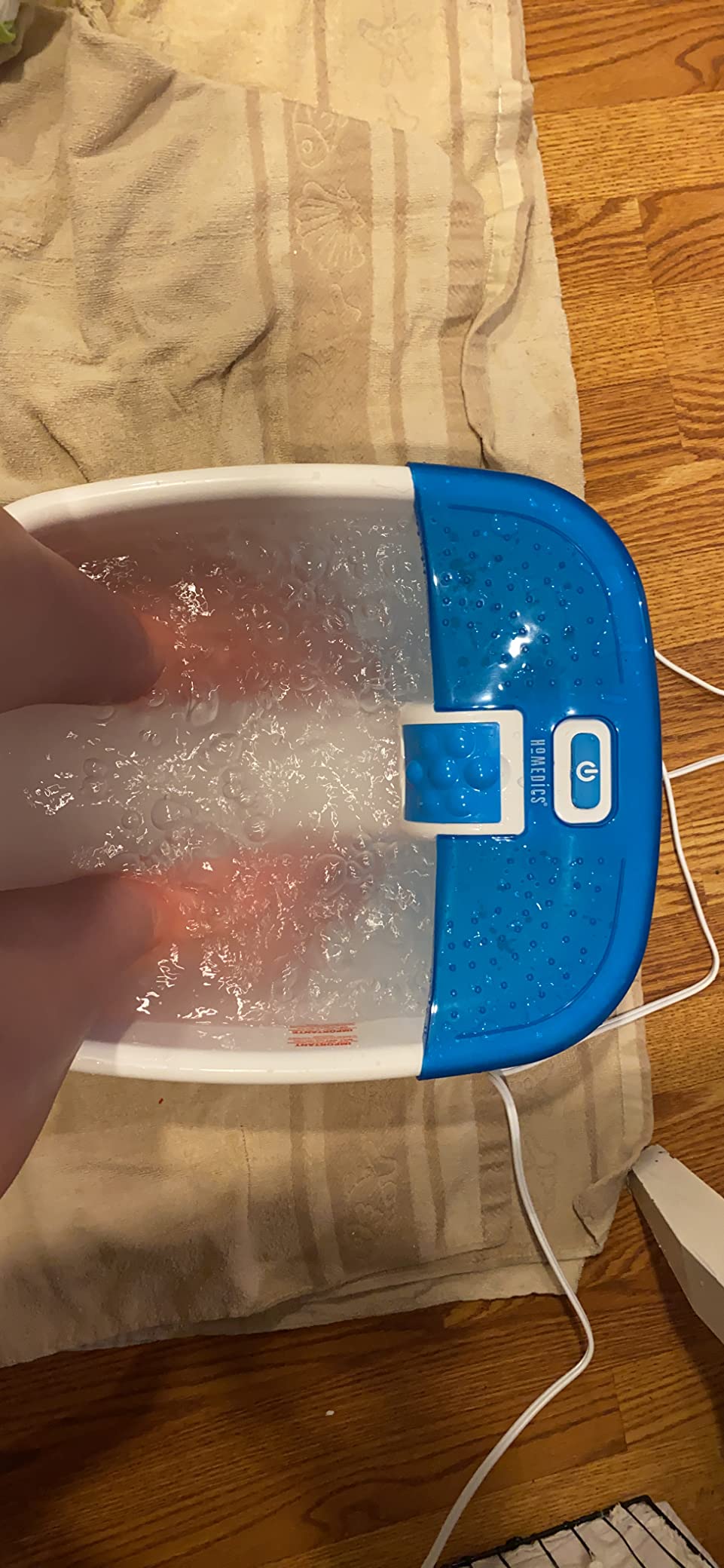 HoMedics Bubble Bliss Deluxe Foot Spa with Heat Massaging Arch, 3 Acupressure Attachments, Splash Guard, Raised Nodes Creates Bubbles, Improves Circulation, Soothe Tired Muscles customer photo 2