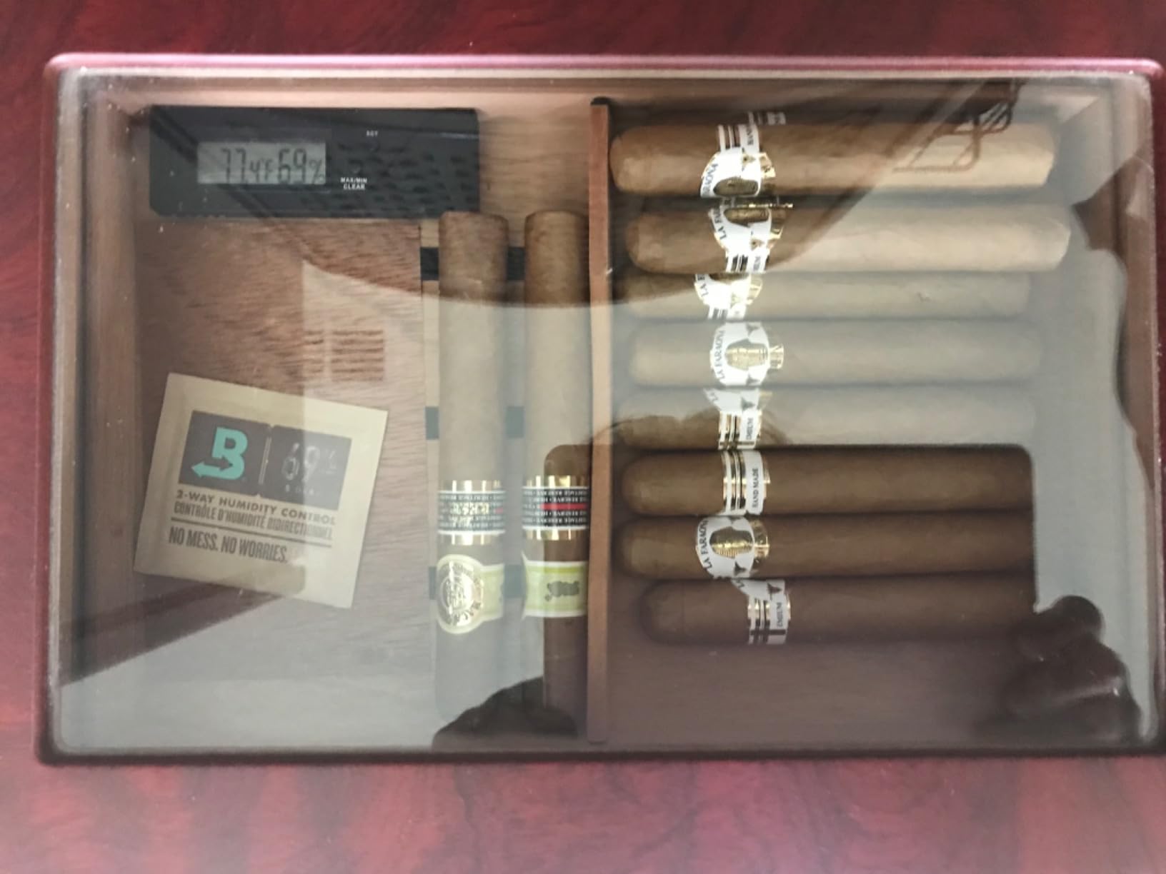 Mantello Cigars Large Glass-top Cigar Humidor Humidifier Box for Up to 100 Cigars with Hygrometer and Removable Cedar Tray customer photo 1