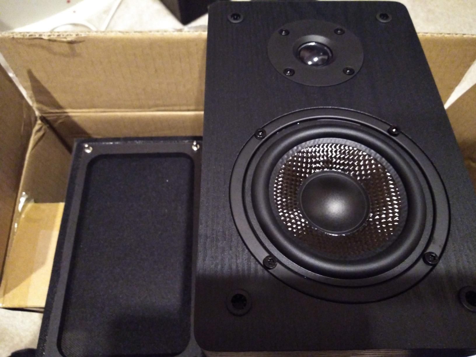 Micca MB42 Standard 2-Way Passive Bookshelf Speakers, Stereo Pair, Black customer photo 2