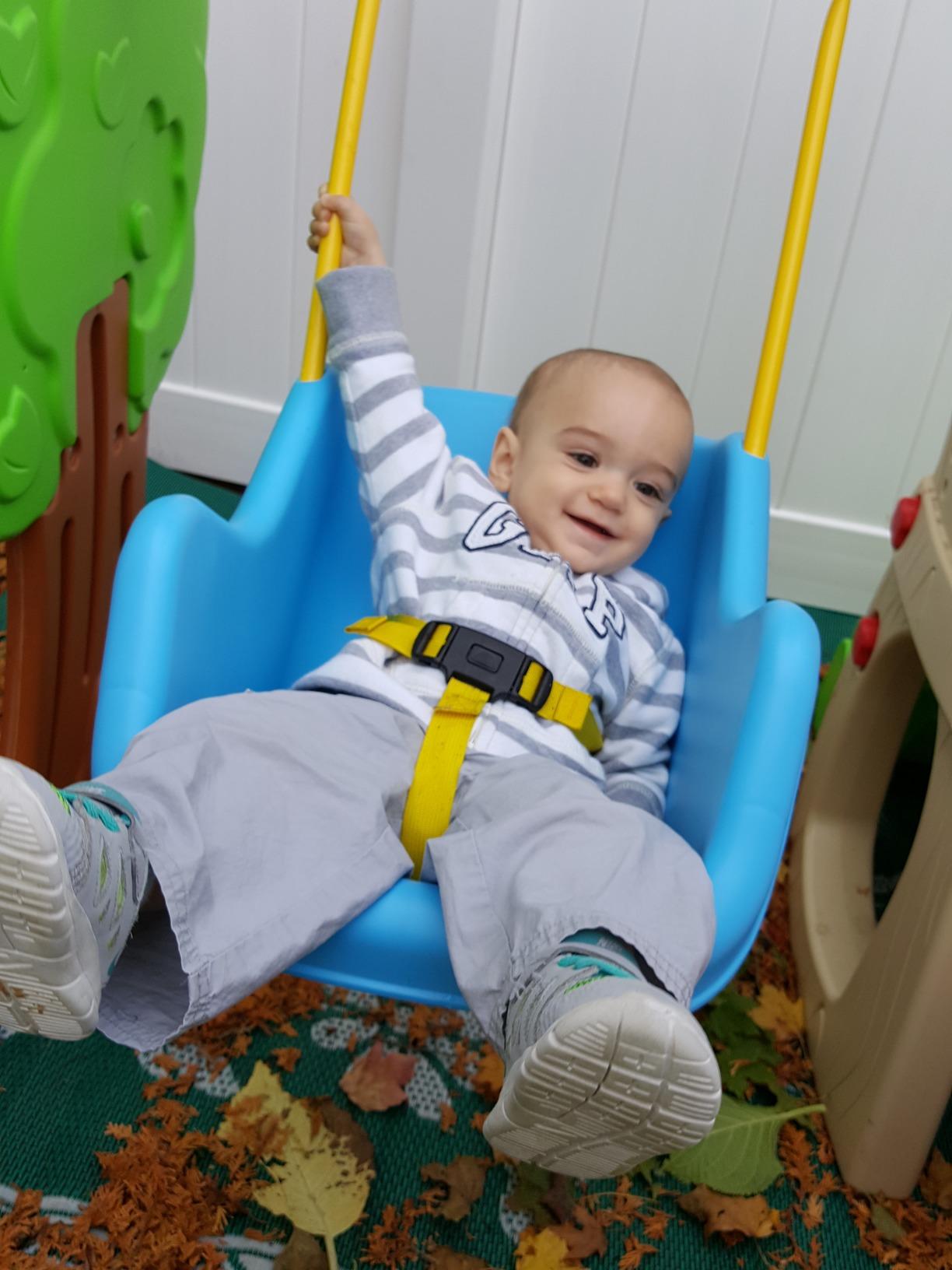 Little Tikes Hide & Seek Climber and Swing, Indoor Outdoor with Slide - Easy Set Up - Toddler Playset, 53.50''L x 52.00''W x 41.00''H customer photo 2