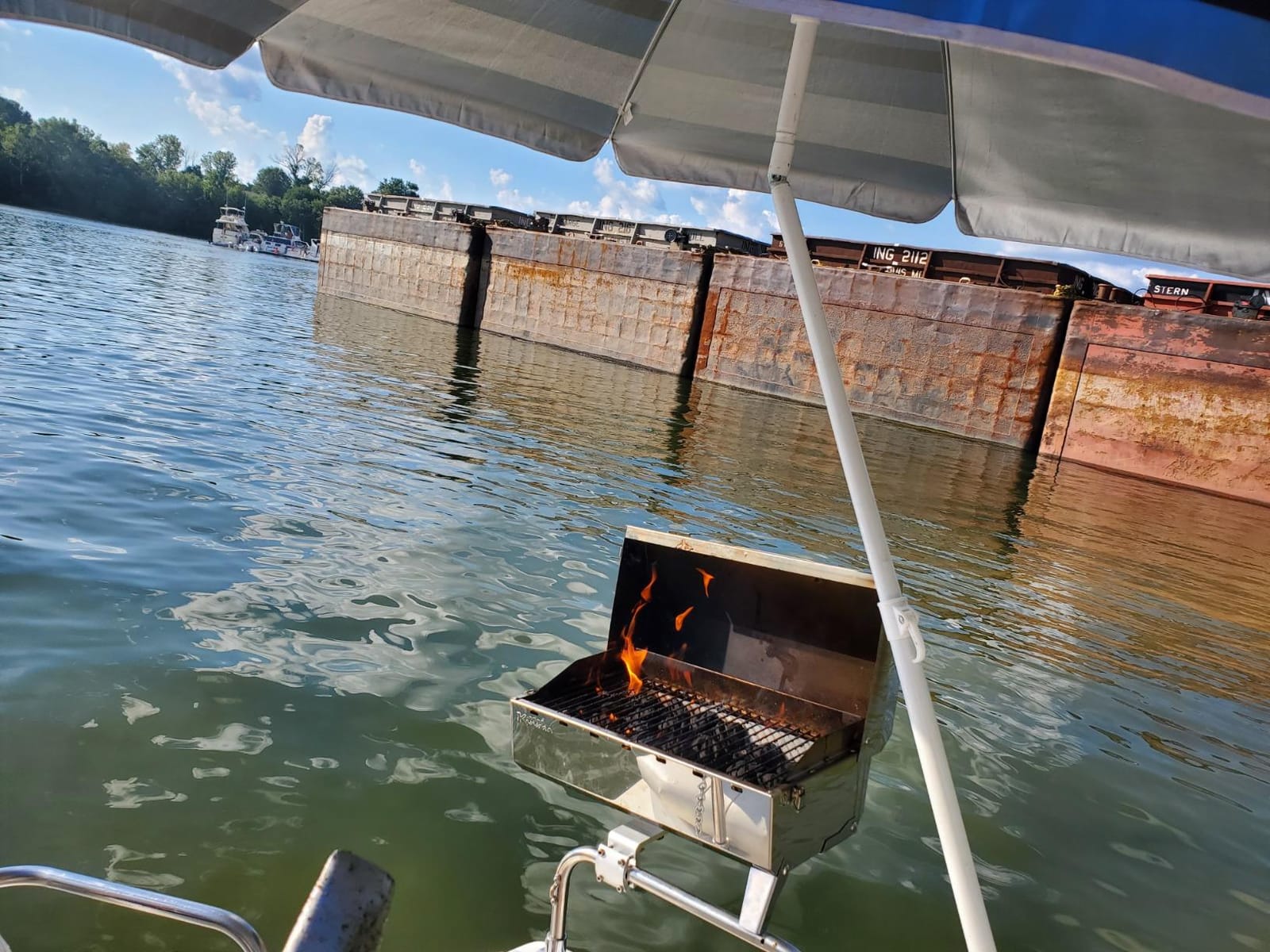 Kuuma Stow N Go 160 Charcoal Grill, Marine Stainless Steel, 160 Sq Inch customer photo 1