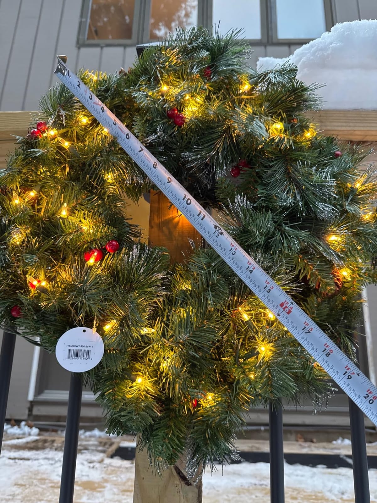 National Tree Company 24in Pre-Lit Crestwood Spruce Christmas Wreath customer photo 1