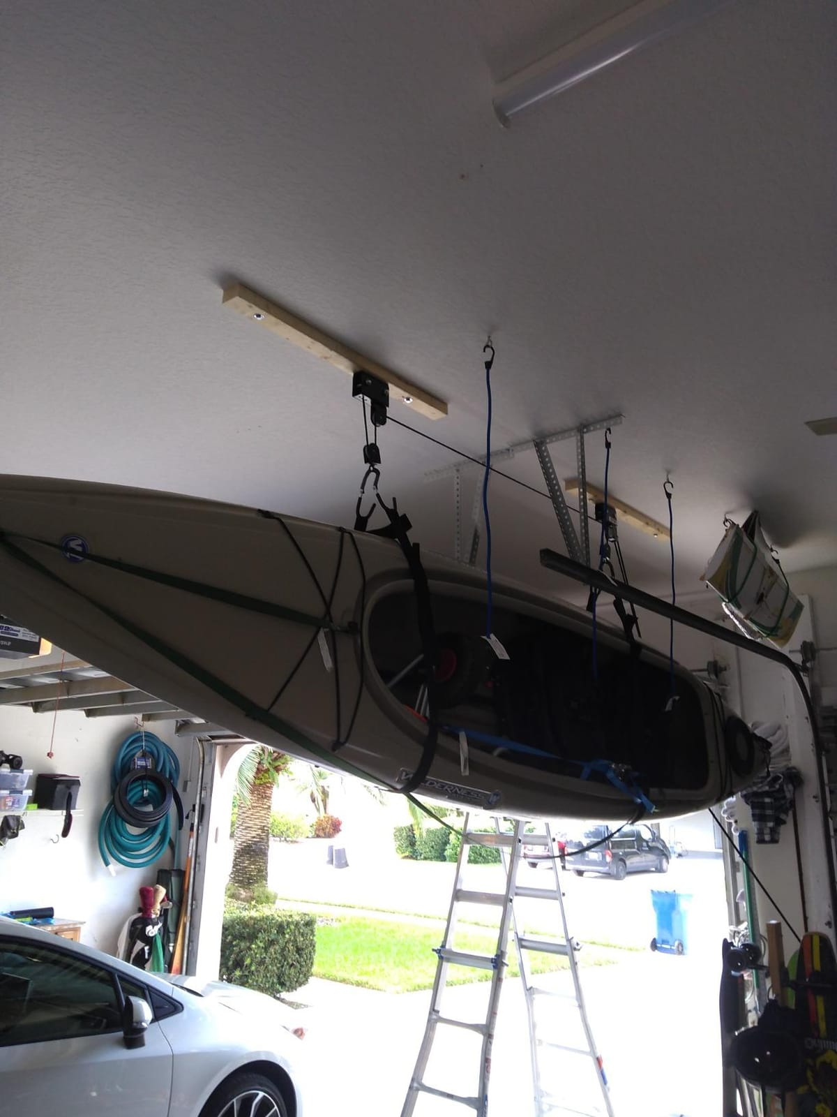 Extreme Max 3004.0204 Kayak/Canoe/Bike/Ladder Hoist & Lift for Storage in Shop or Garage - 120 lb. Capacity,Black customer photo 2
