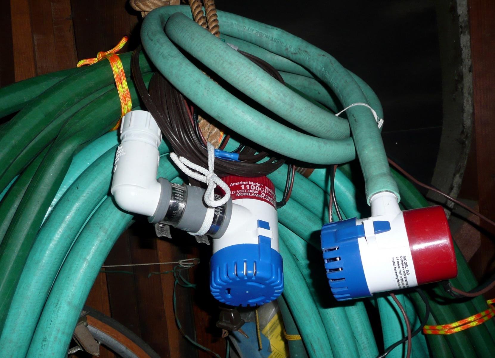 Amarine-made 1100gph 12v Boat Marine Plumbing Electric Bilge Pumps (1100gph 12v) customer photo 1