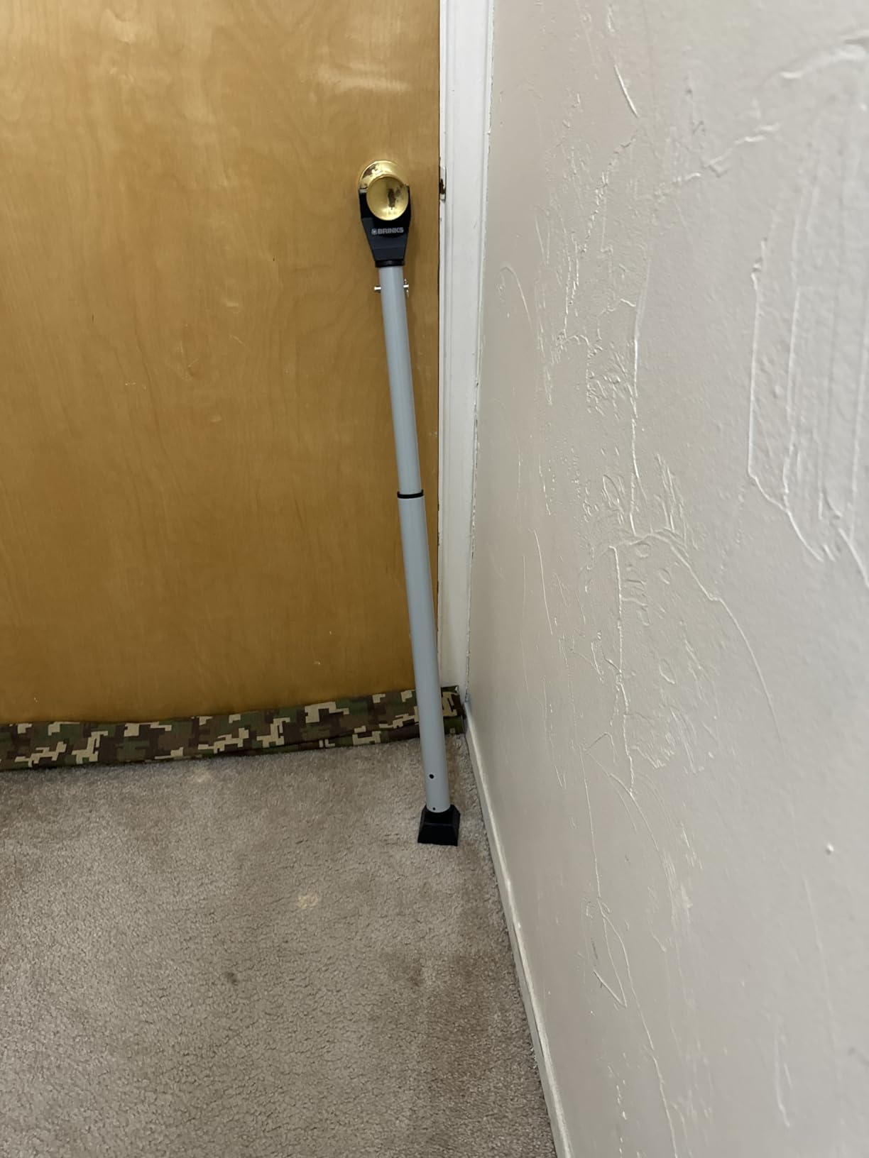 BRINKS Door Security Bar - Adjustable Brinks Door Security Bar for Travel, School, Dorm and Home - Door Jammer for Hinged Doors and Sliding Door Security – Silver customer photo 2
