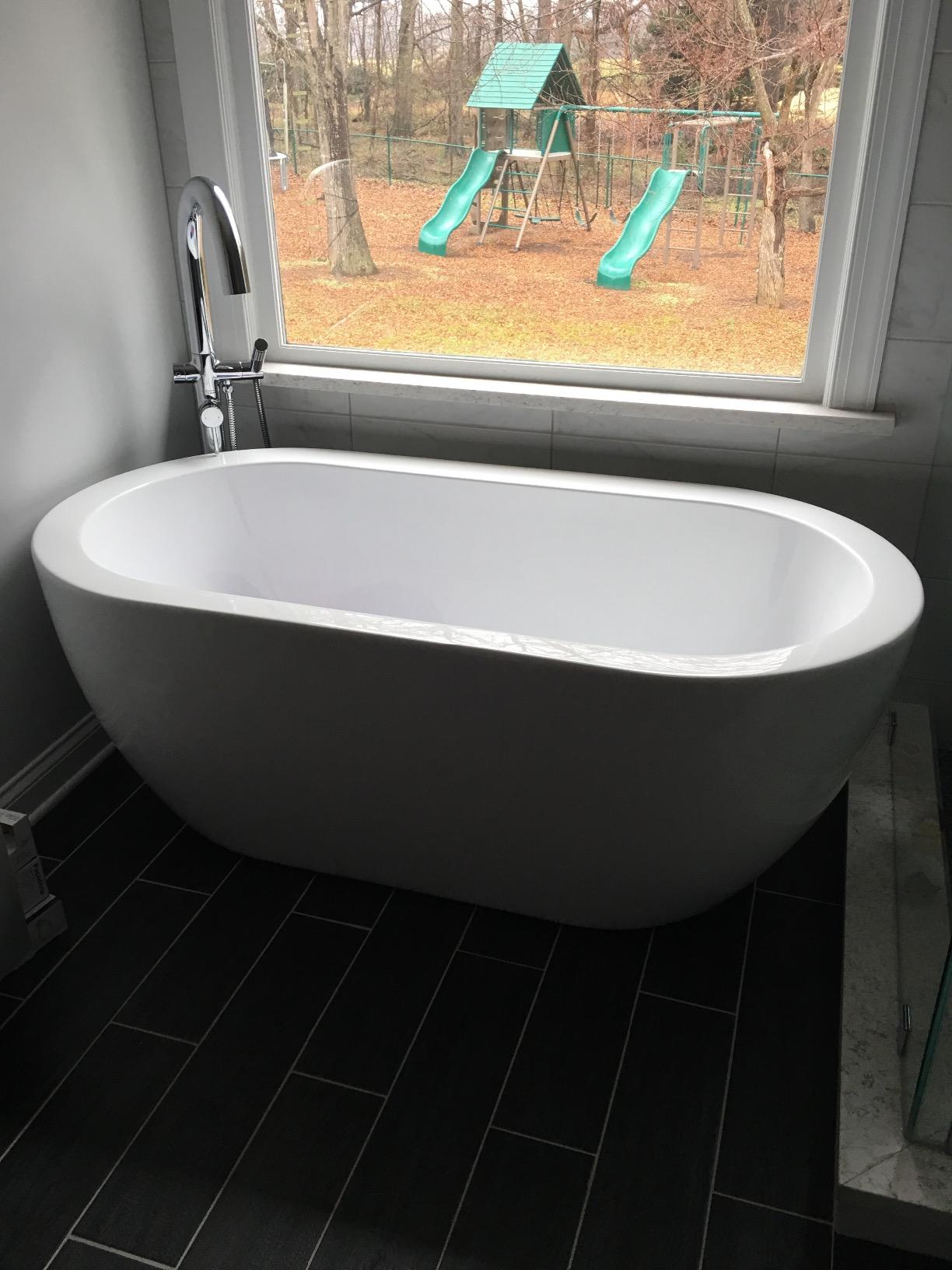 Soho 72 inch Freestanding Bathtub in White with Polished Chrome Drain and Overflow Trim customer photo 1