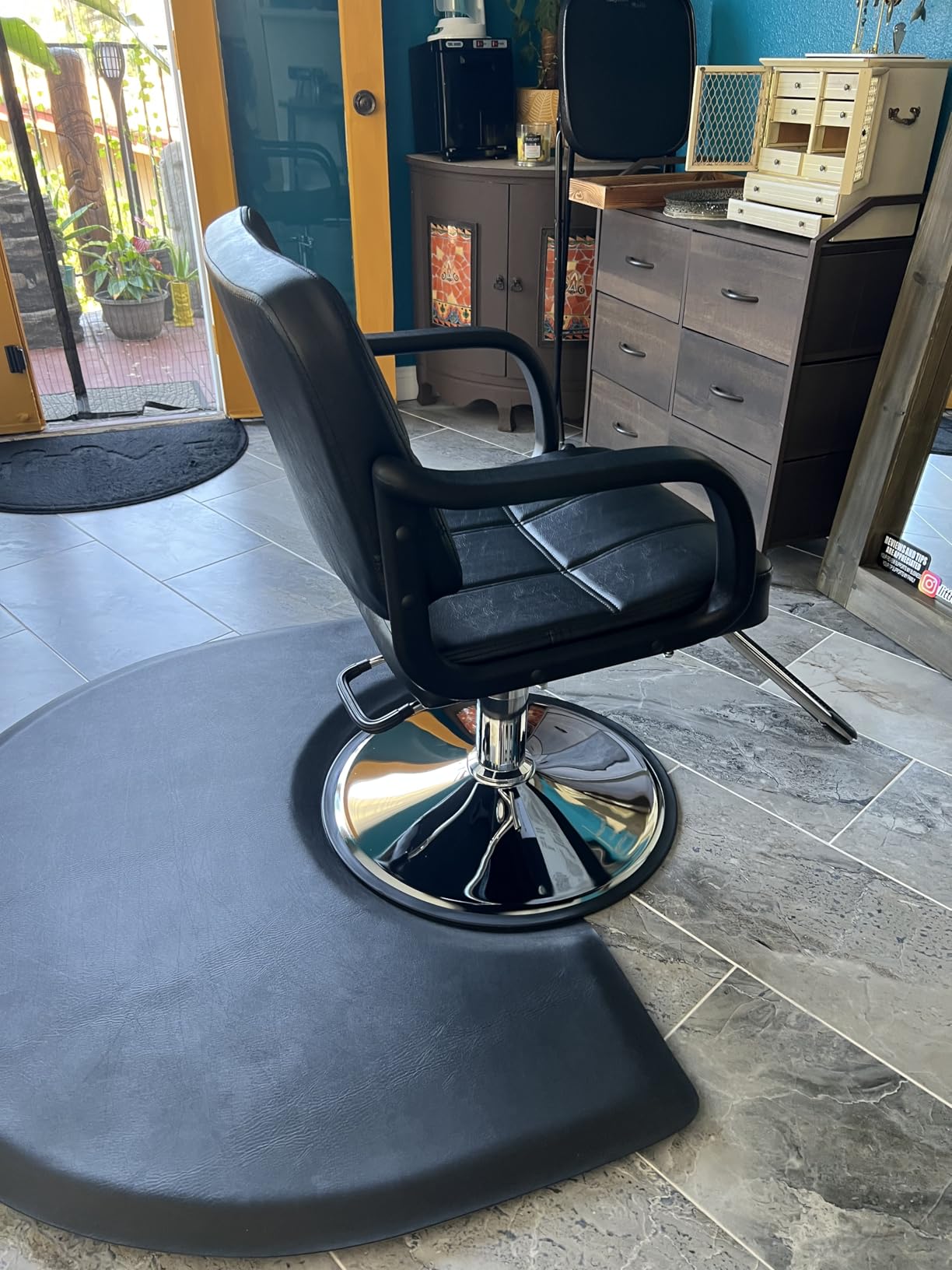 Salon Chair Hair Styling Chair with Swivel Hydraulic Pump for Barber Salon Equipment (Black) customer photo 1