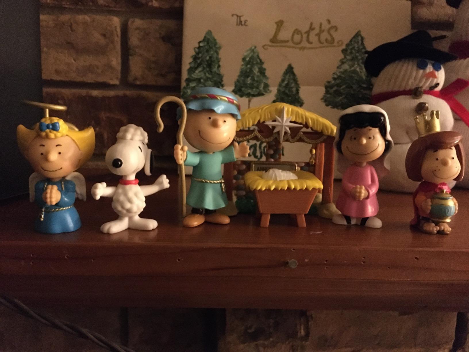 Peanuts Christmas Nativity Deluxe Figure Set customer photo 1