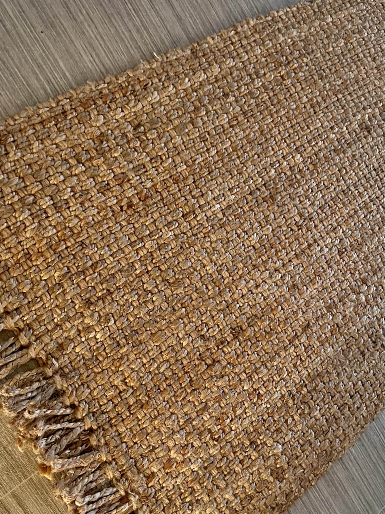 SAFAVIEH Natural Fiber Collection Accent Rug - 4' x 6', Natural, Handmade Tassel Jute, Ideal for High Traffic Areas in Entryway, Living Room, Bedroom (NF467A) customer photo 1